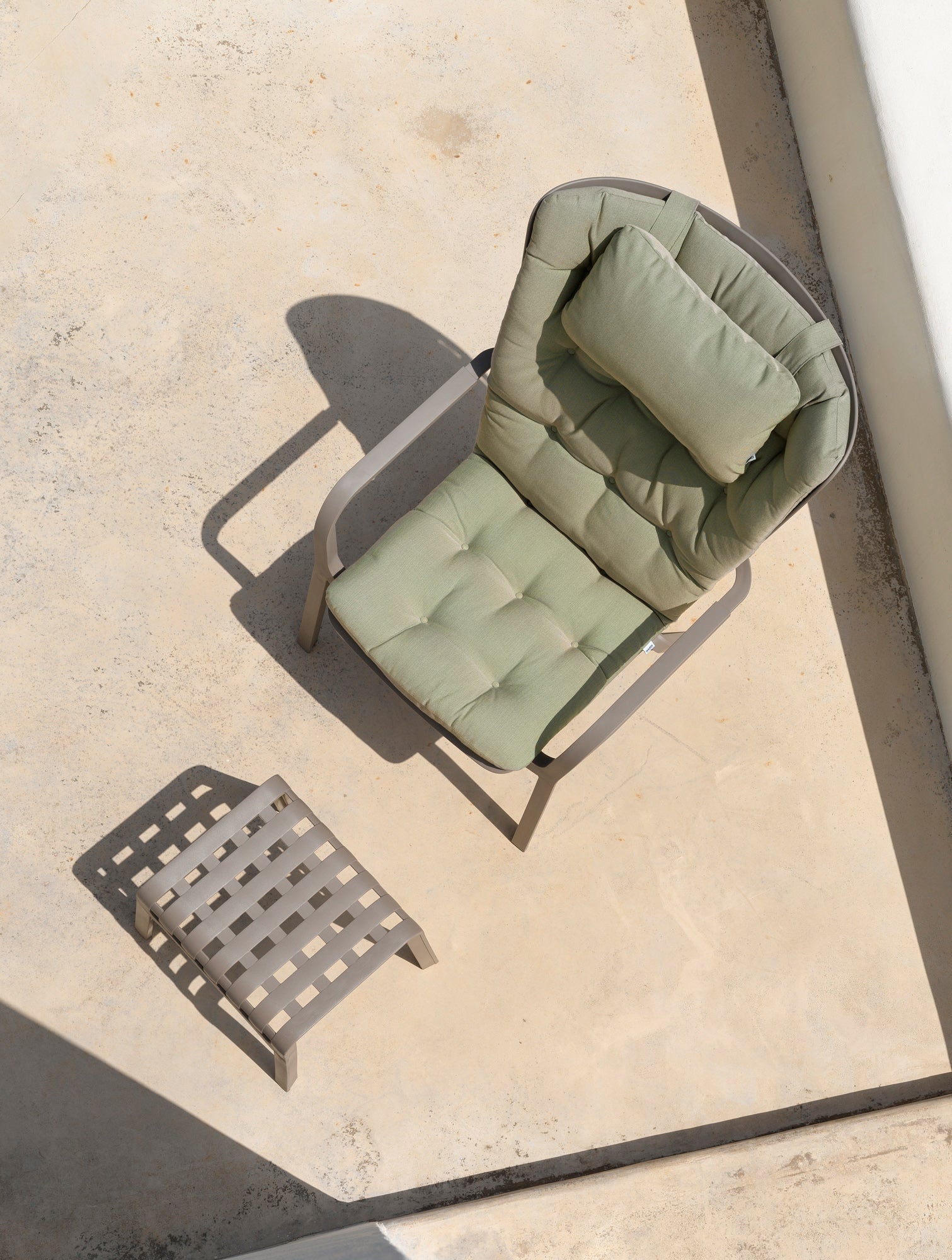 FOLIO Outdoor Armchair in Agave Green