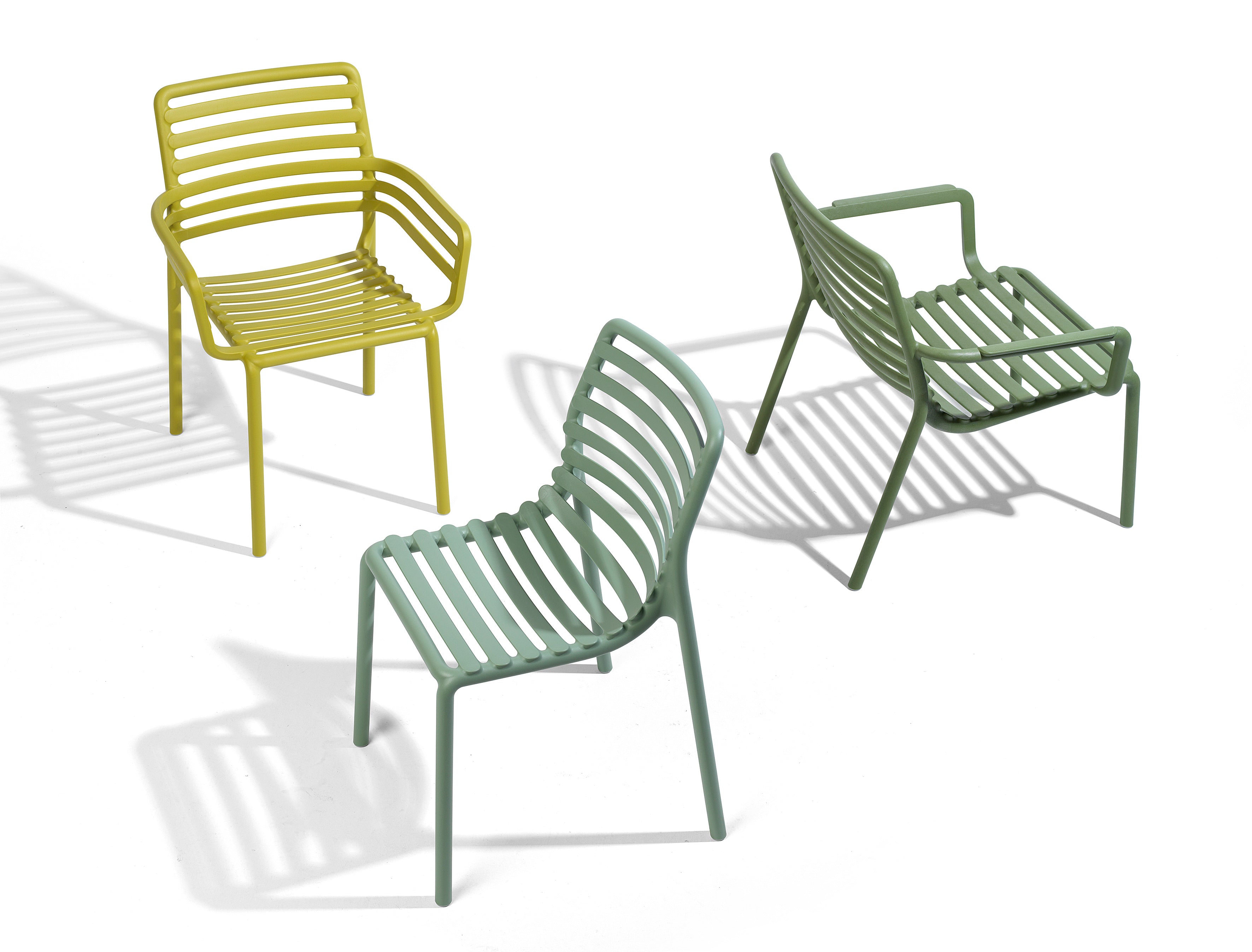 Outdoor chair with armrests DOGA agave