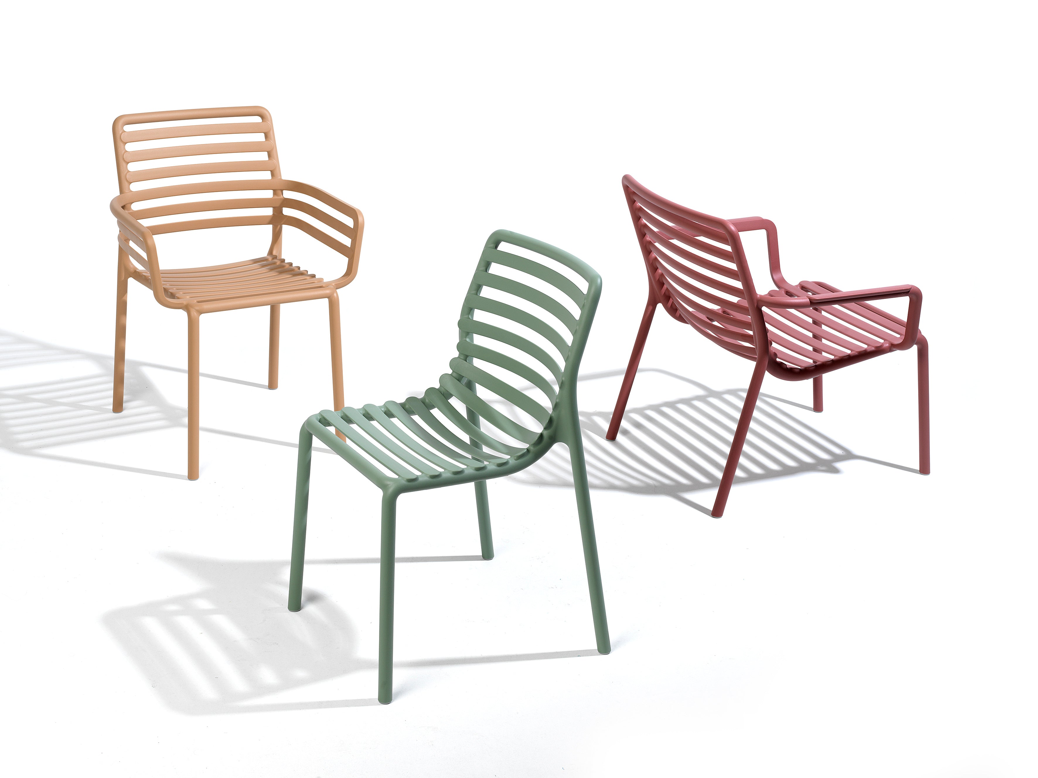 Outdoor chair with armrests DOGA agave