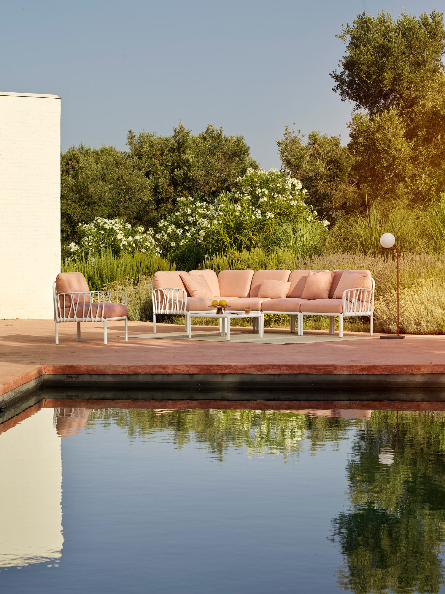 Outdoor Armchair KOMODO Pink with Taupe Base