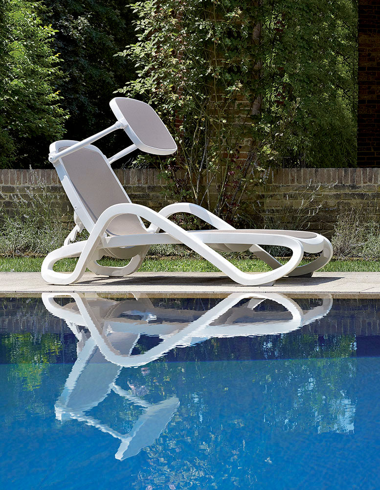 ALFA White Outdoor Lounger