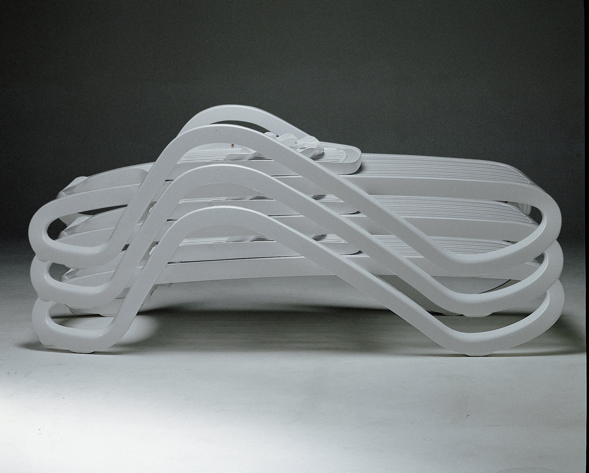 EDEN White Outdoor Lounger