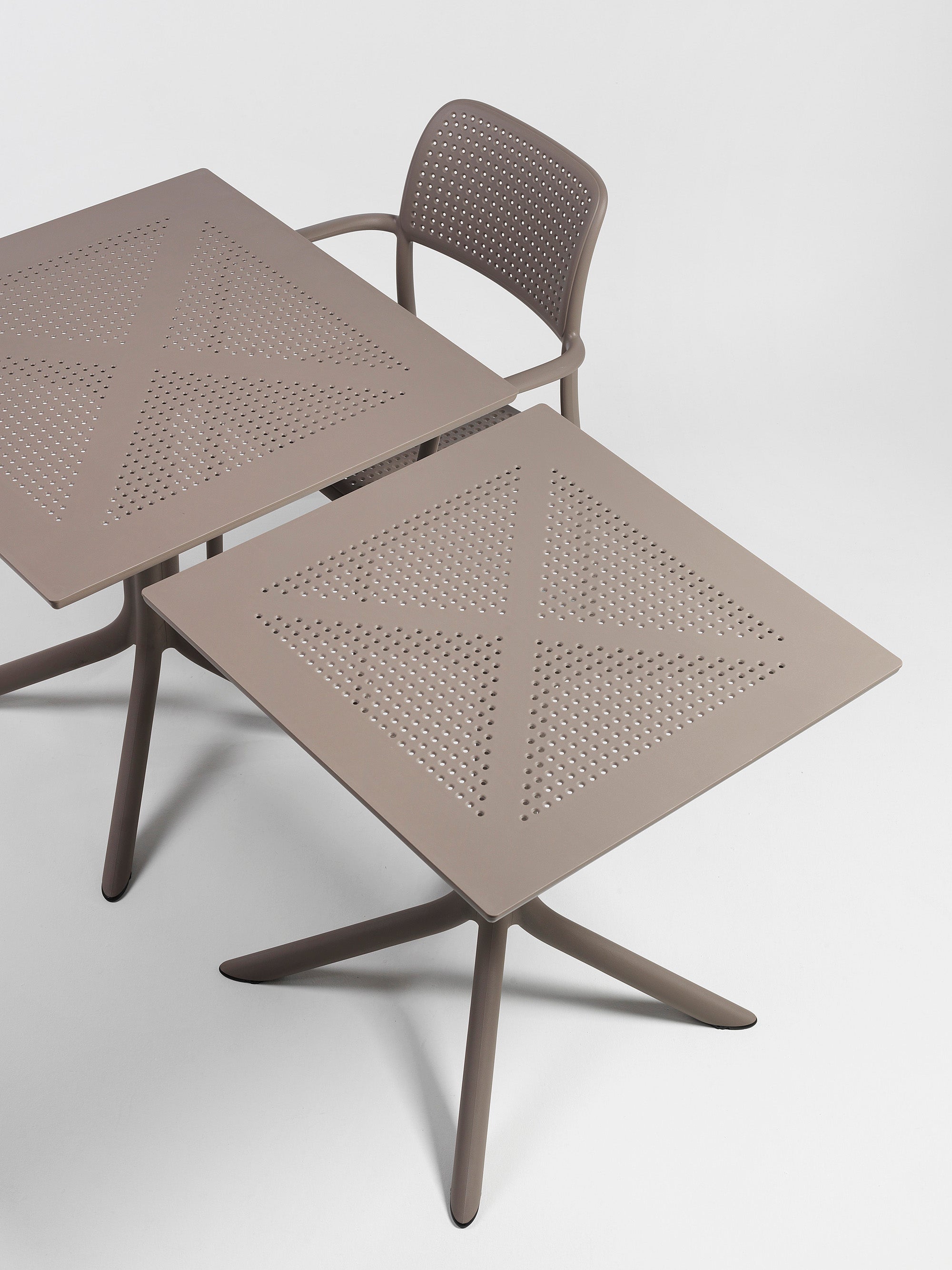 CLIP Brown Square Outdoor Table