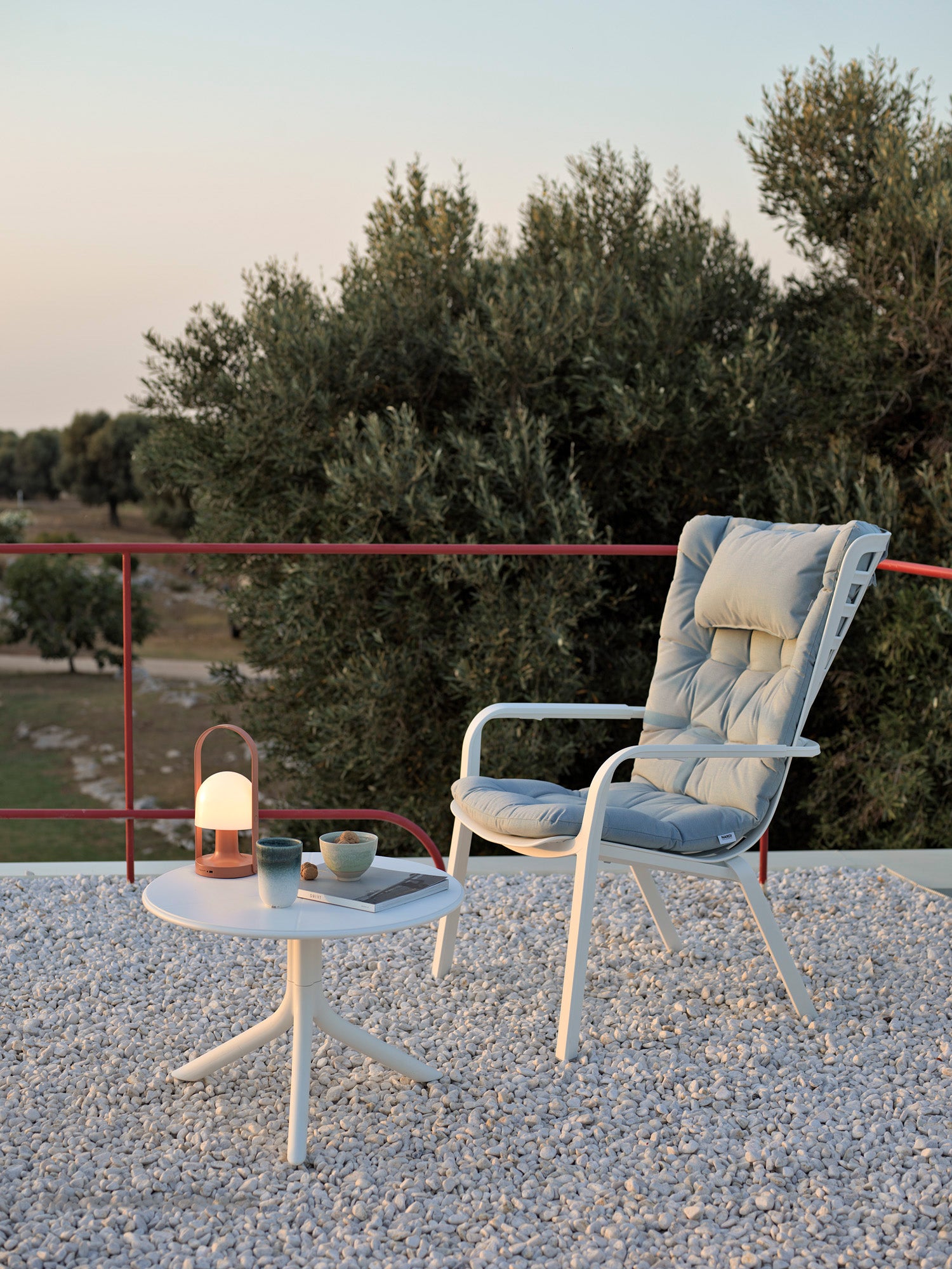 Round Outdoor Table with Height Adjustment SPRITZ Light Blue