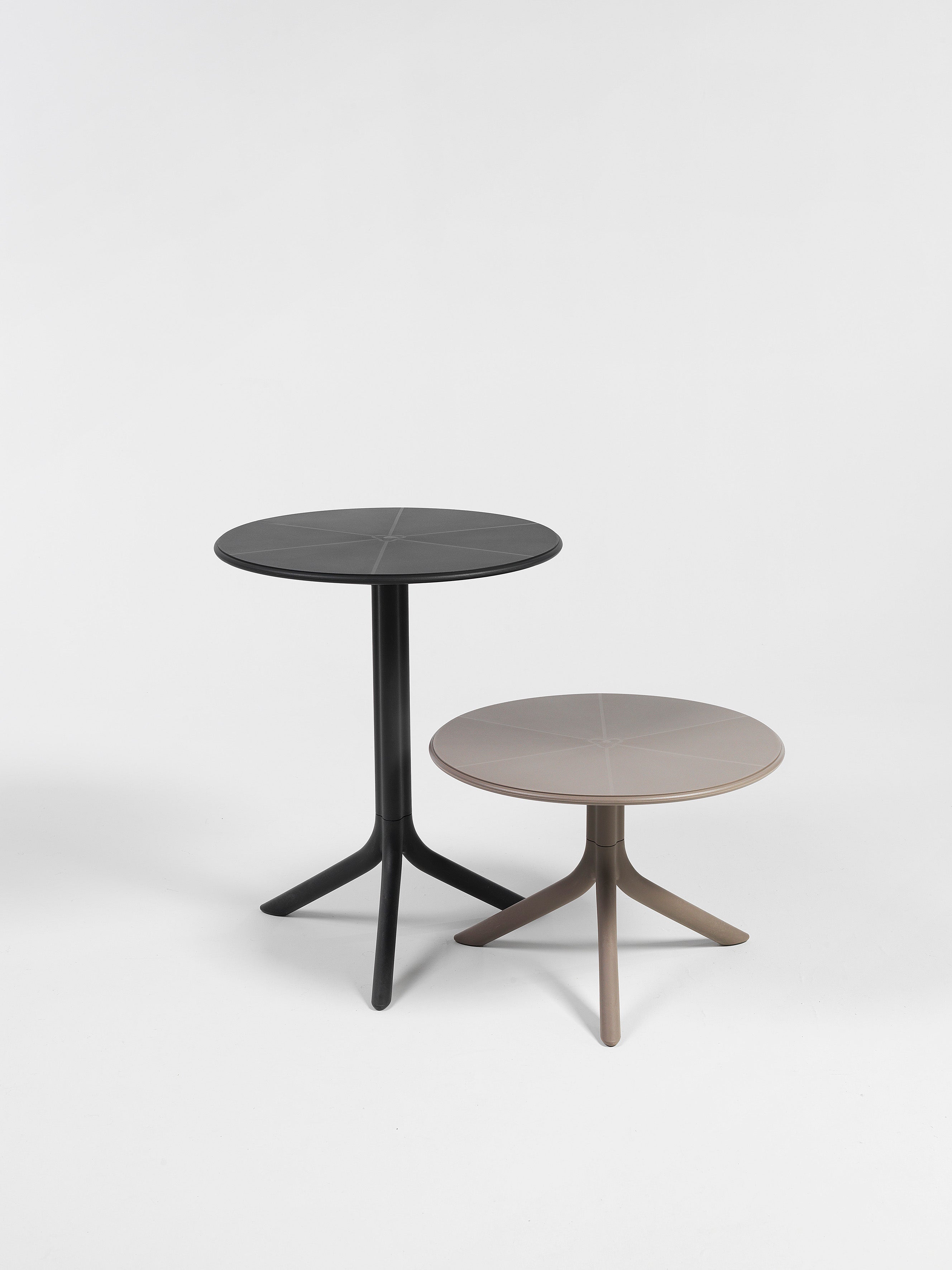 Round Outdoor Table with Height Adjustment SPRITZ Light Blue