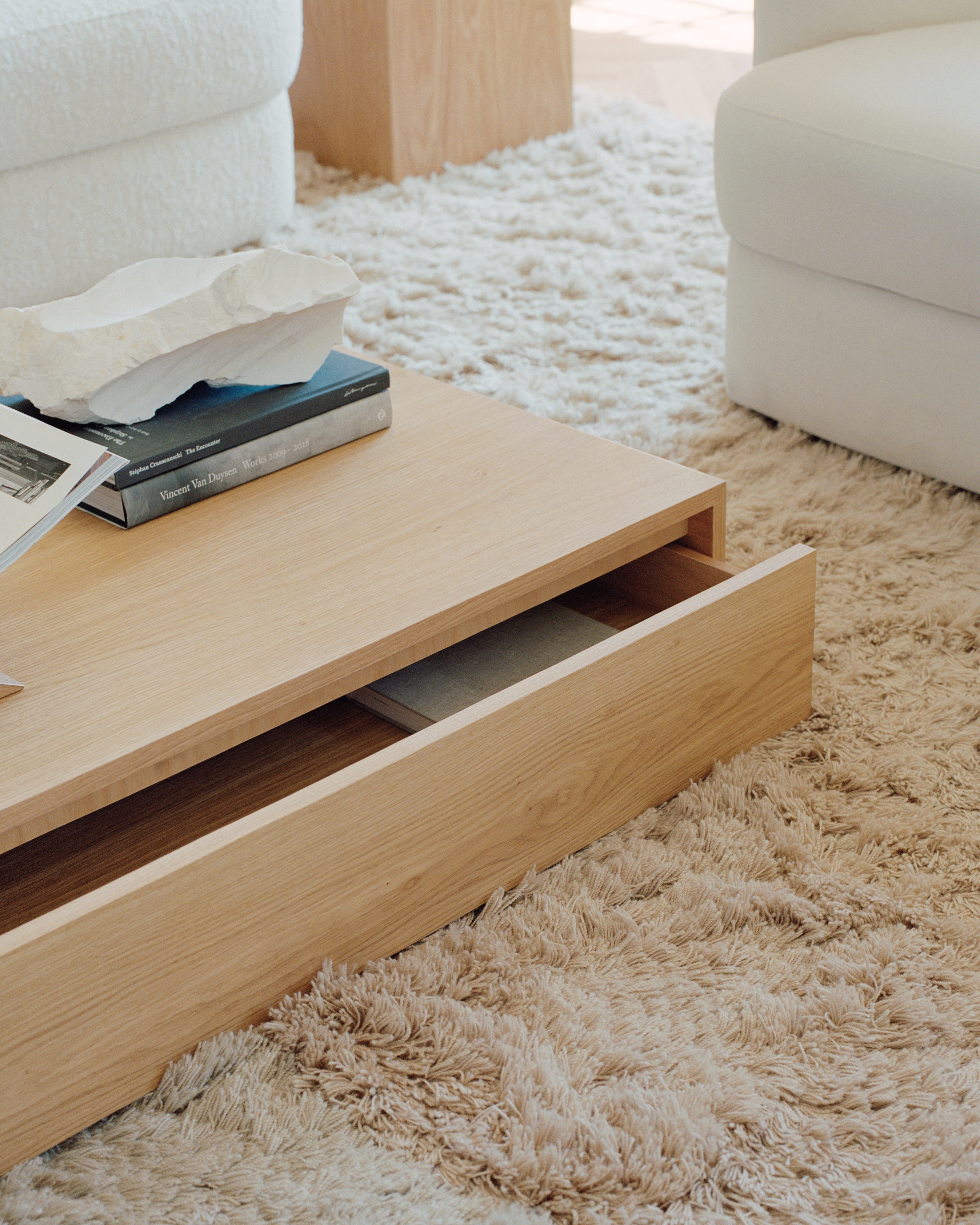 Coffee table with a drawer Mass Veneer oak