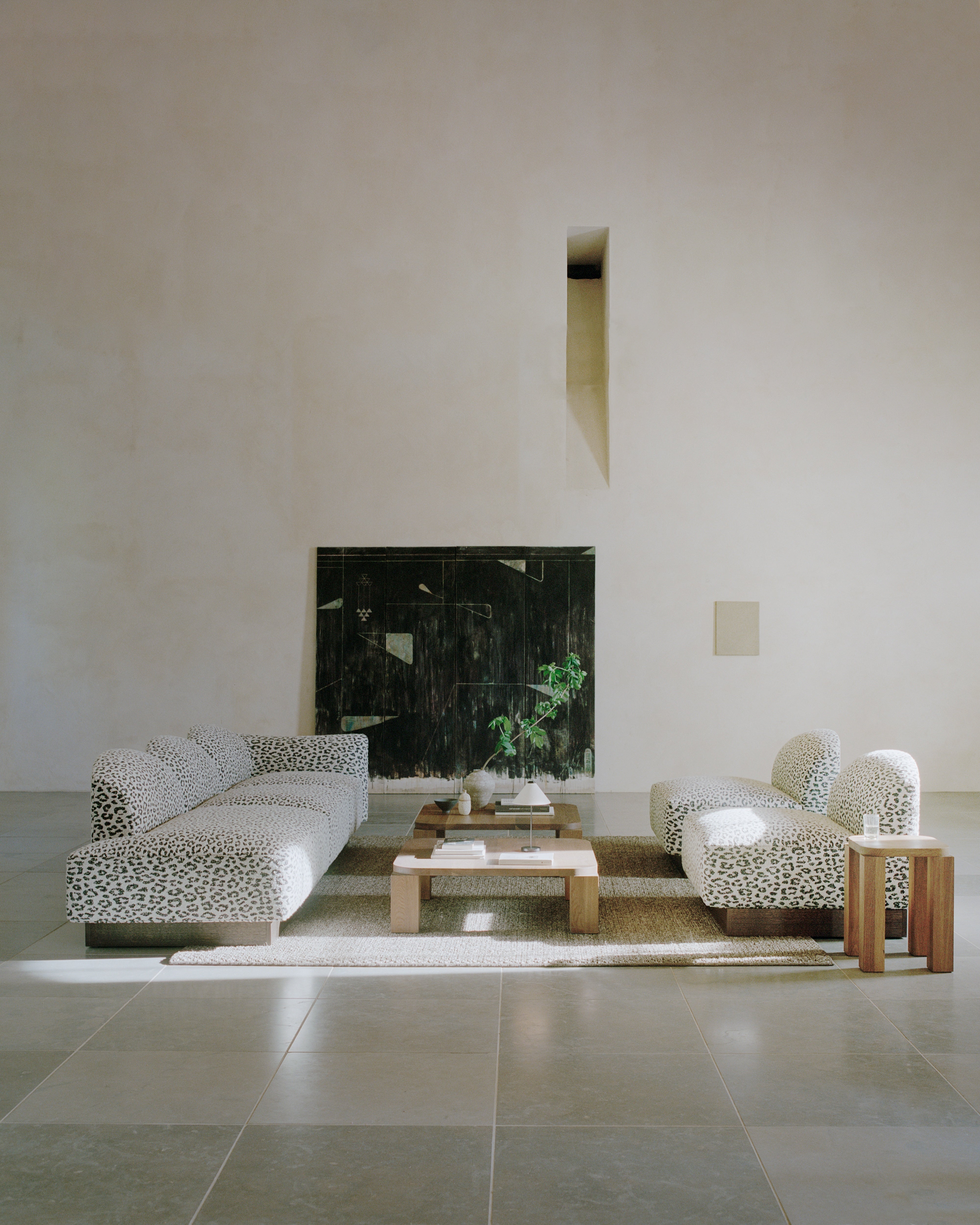 SHORE Modular Sofa - Customizable Center Element