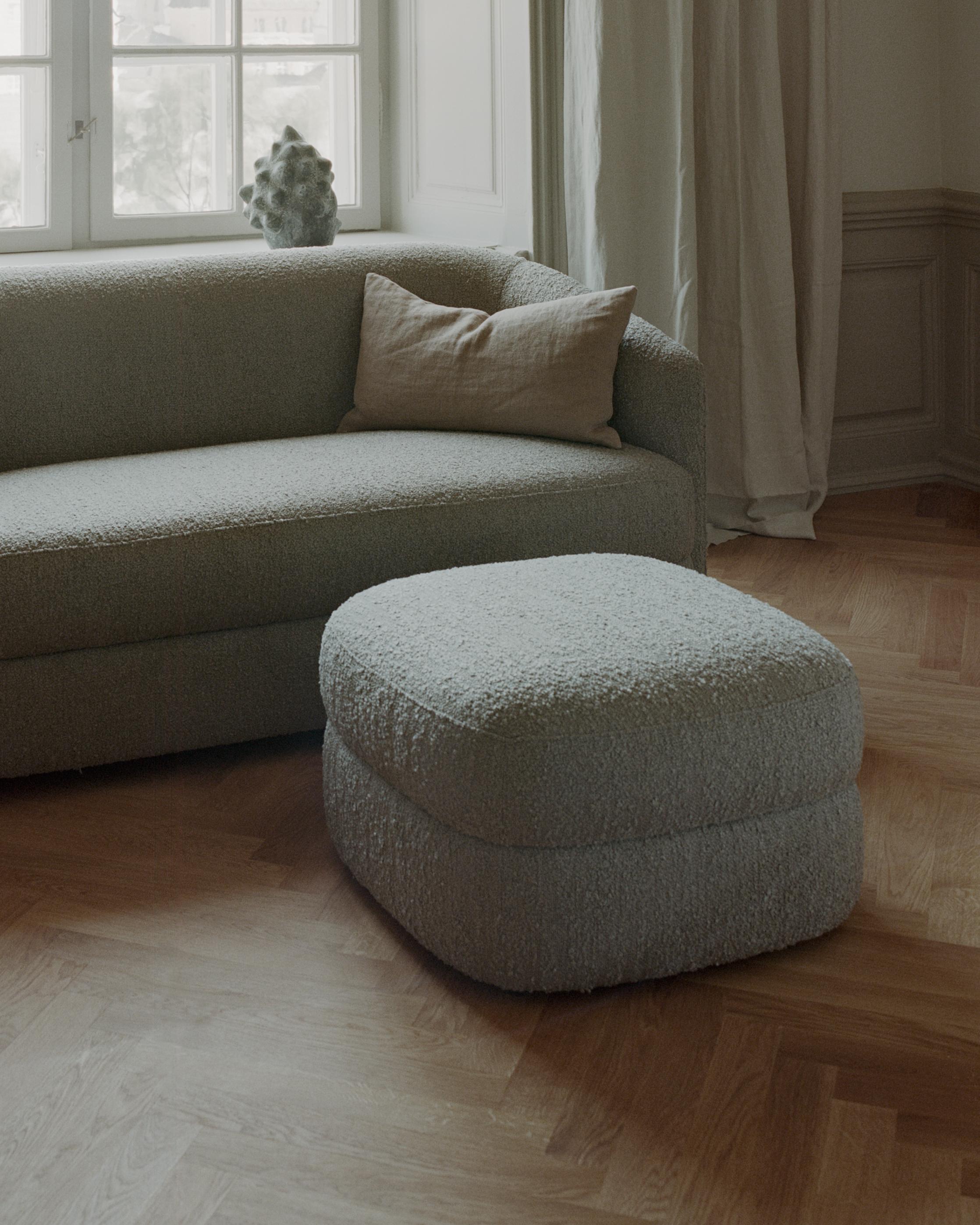 Upholstered pouf