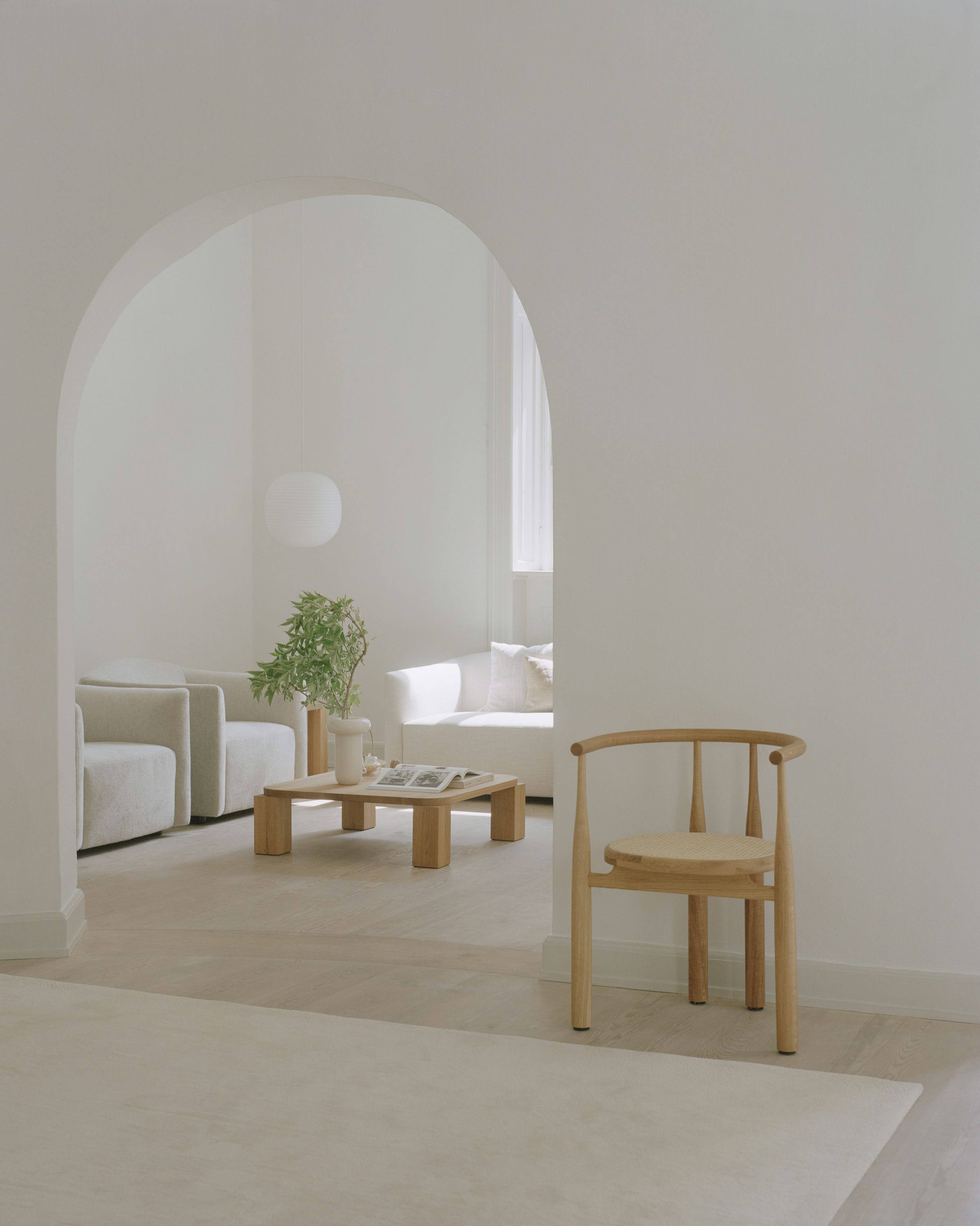Bukowski chair braided seat with an oak base