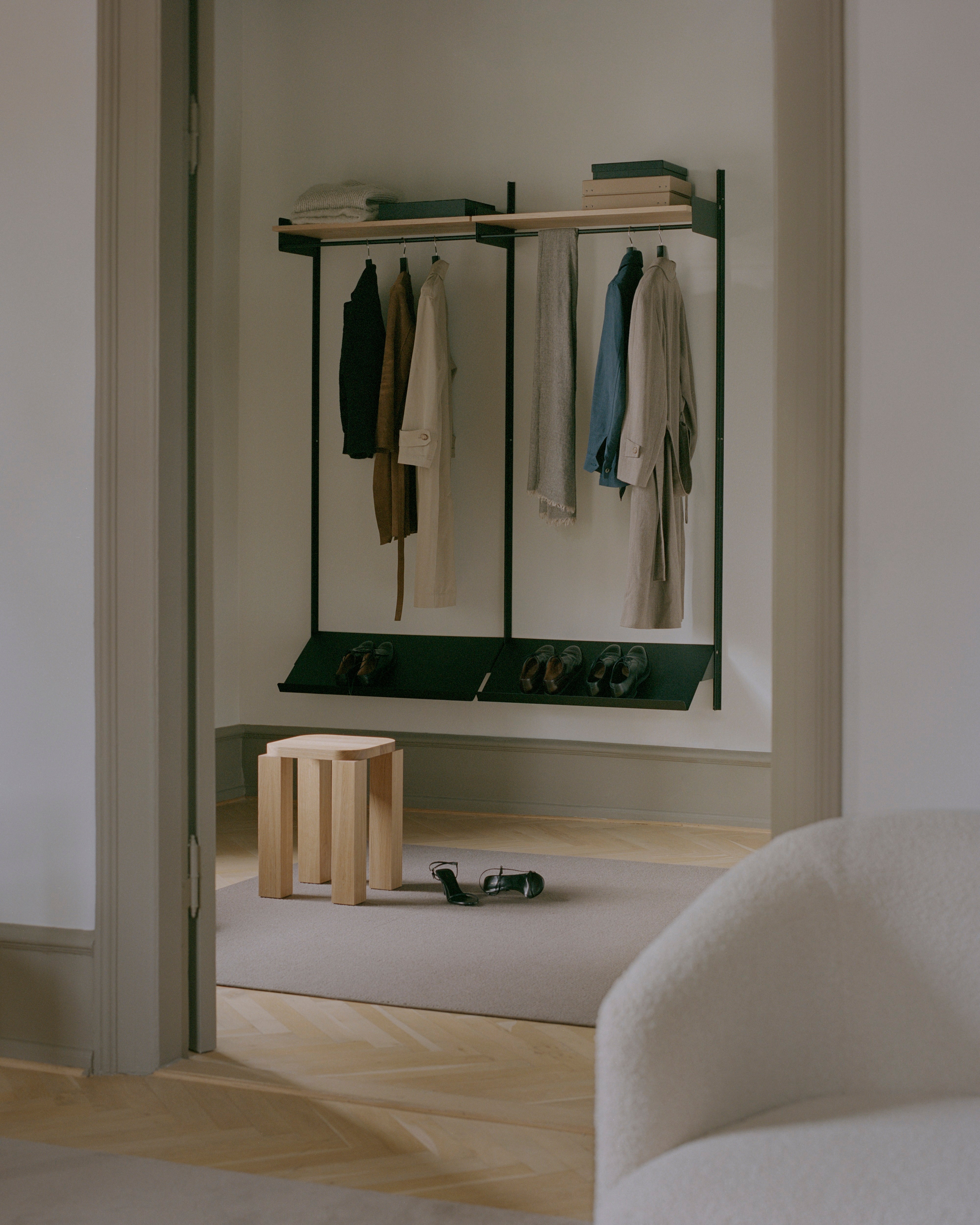 Oak atlas stool
