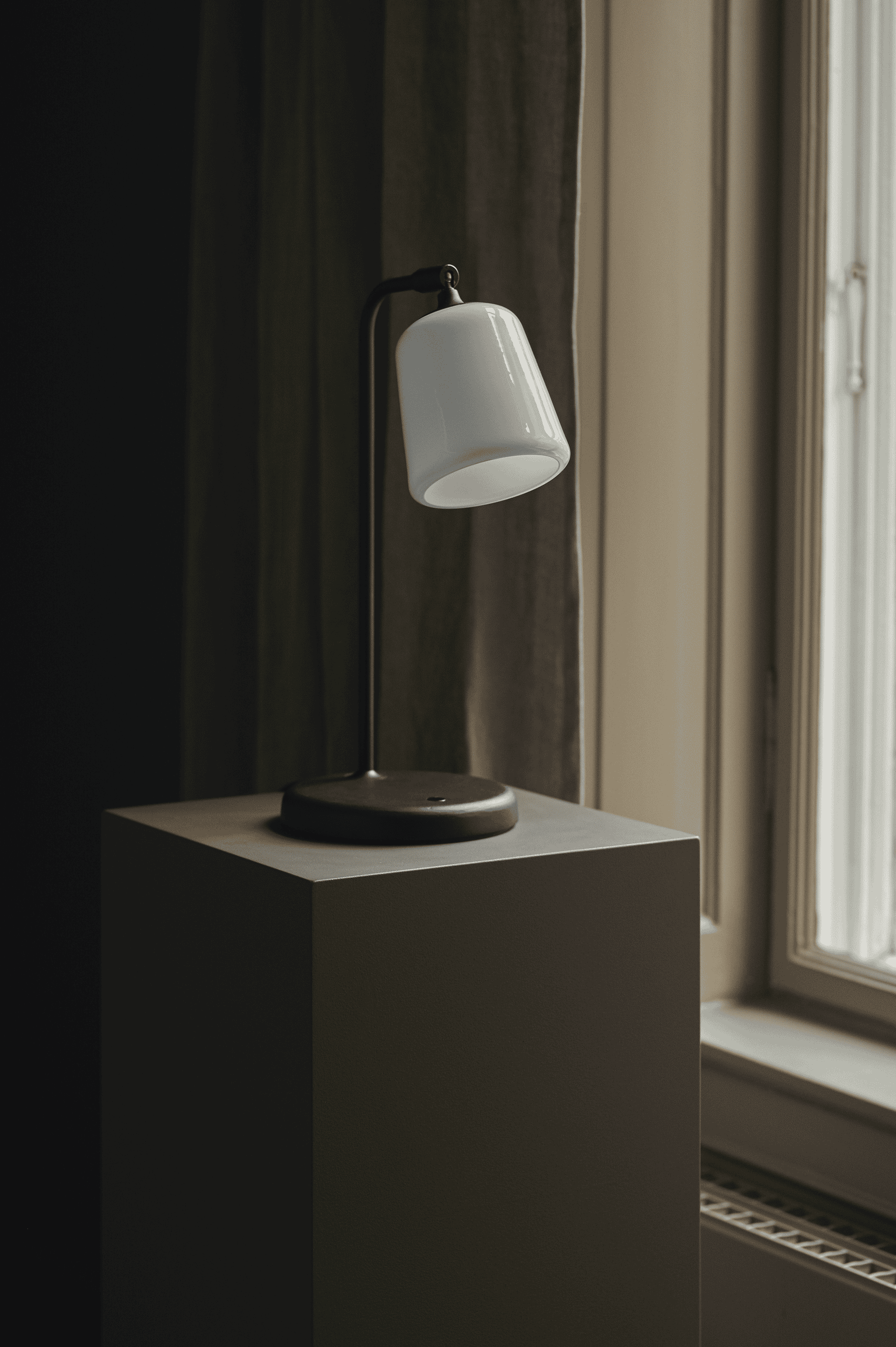 Schreibtischlampe weißer Schillern