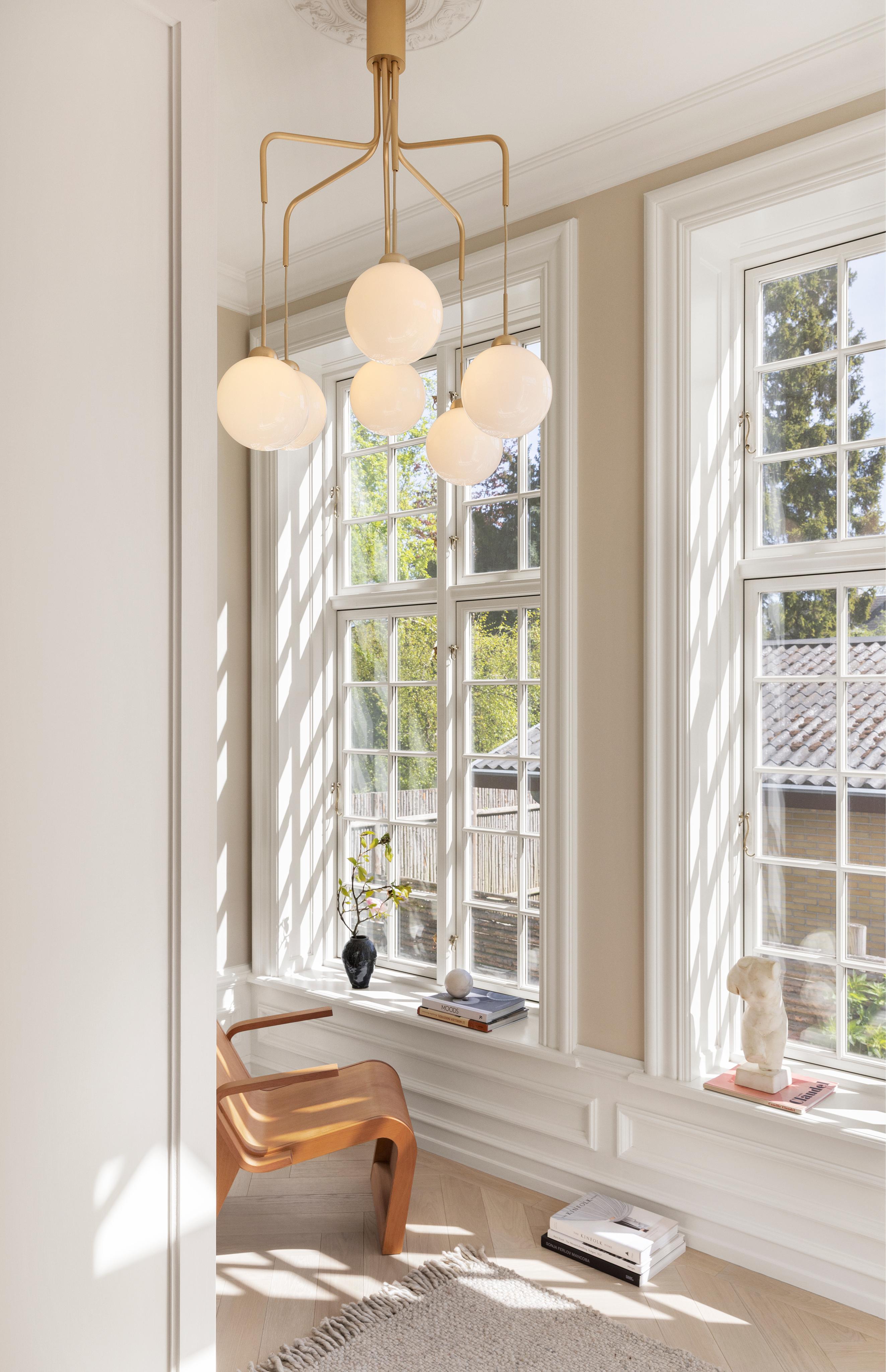 APIALES CLUSTER 6 Pendant Lamp Black with Opal Glass
