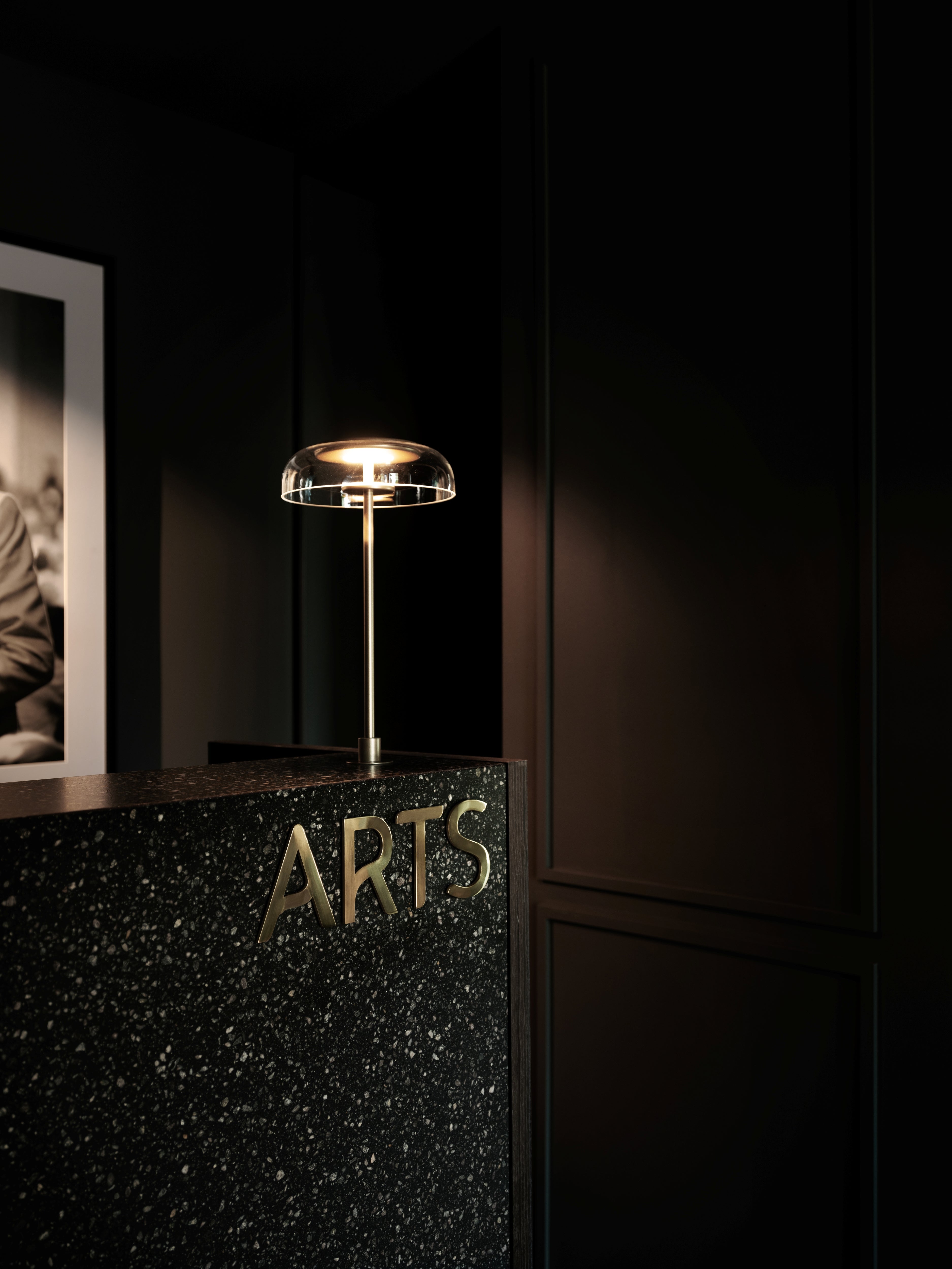 BLOSSI Table Lamp in Gold with Transparent Glass