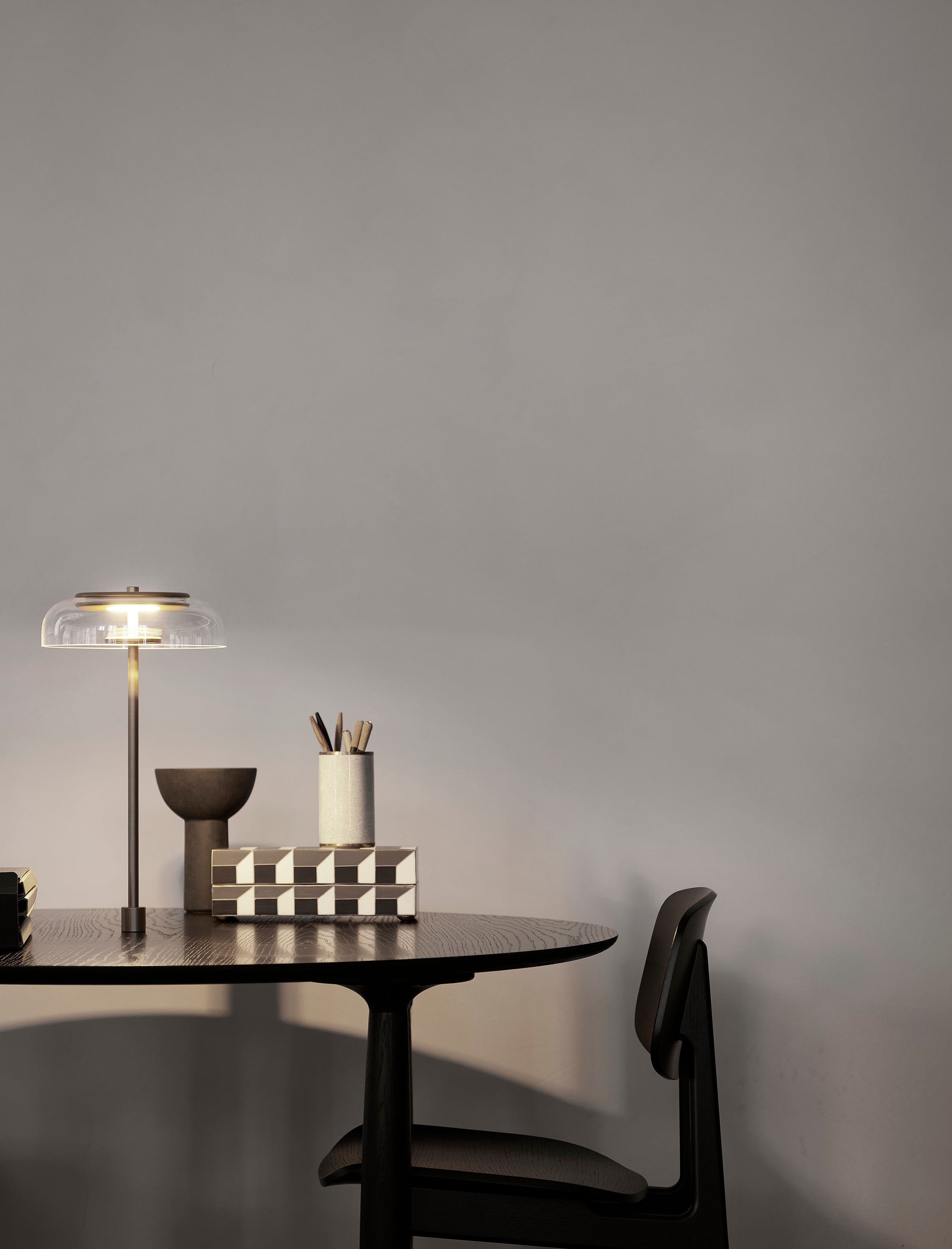 BLOSSI Table Lamp in Gold with Transparent Glass