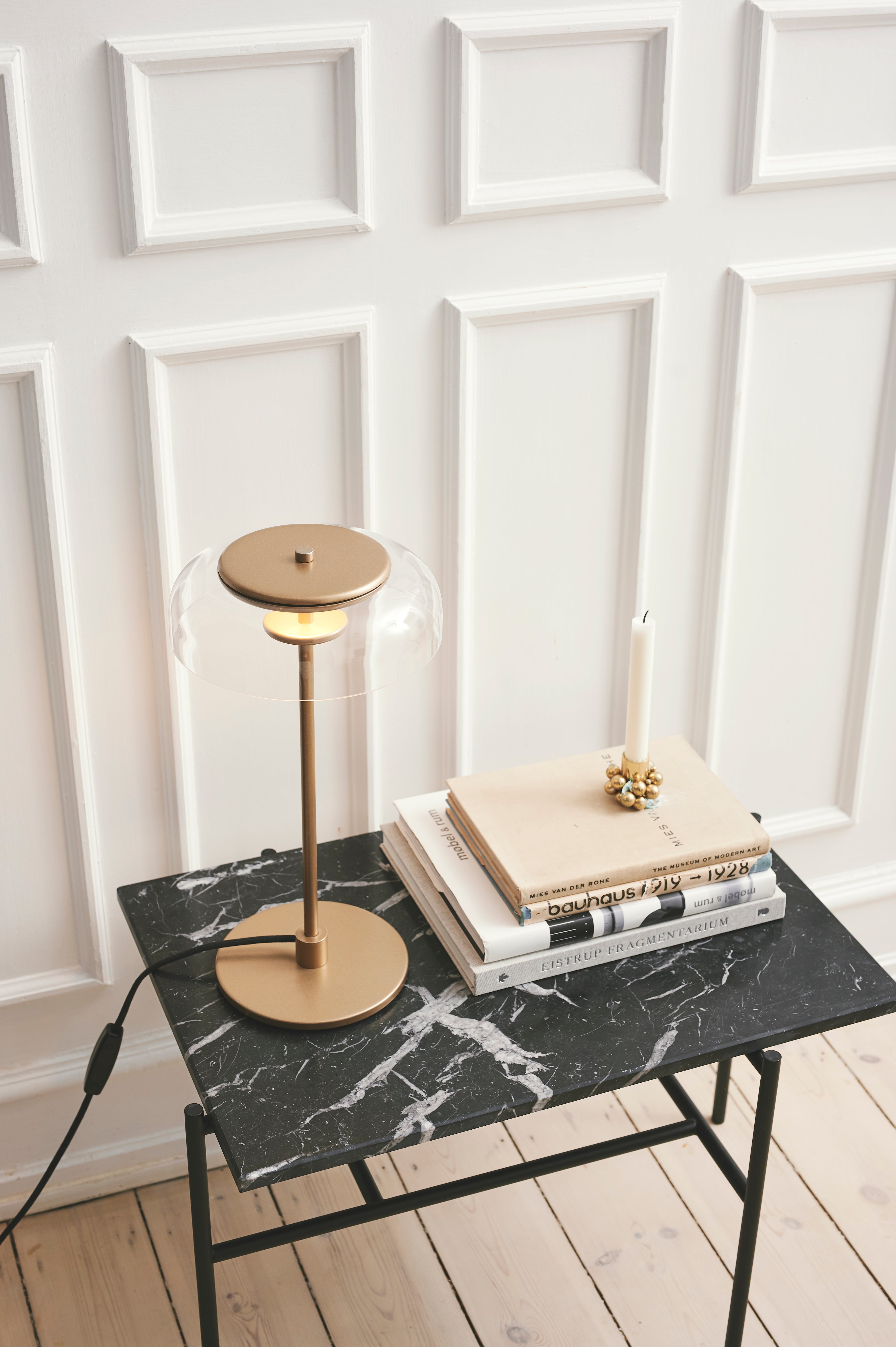 BLOSSI Table Lamp in Gold with Transparent Glass