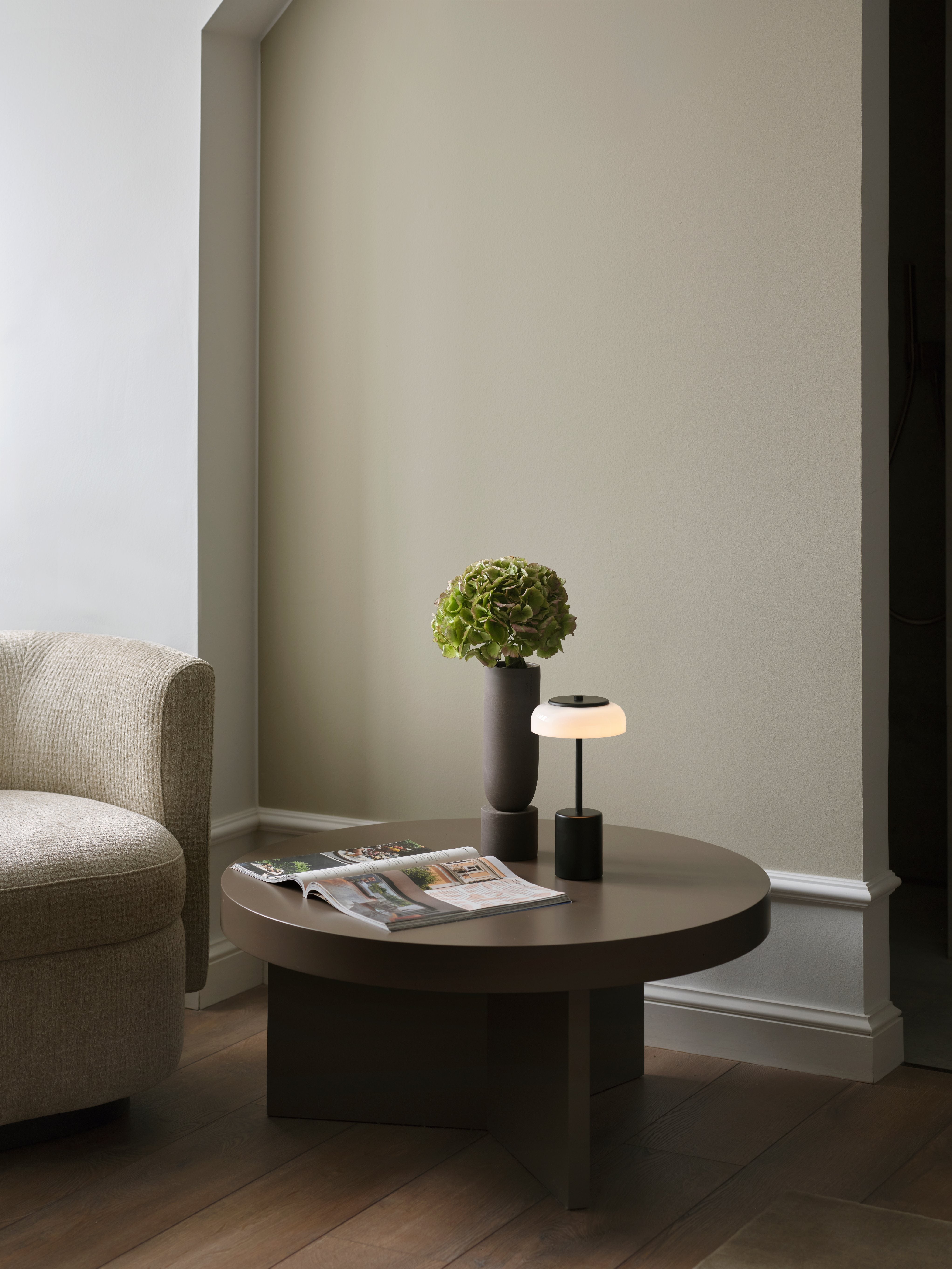 Portable Lamp BLOSSI black with opal glass