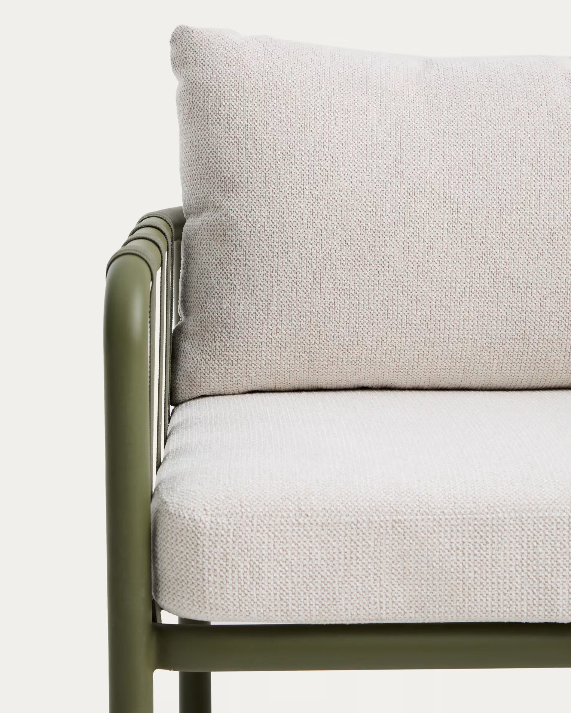 OMALA garden set in light beige with a green base