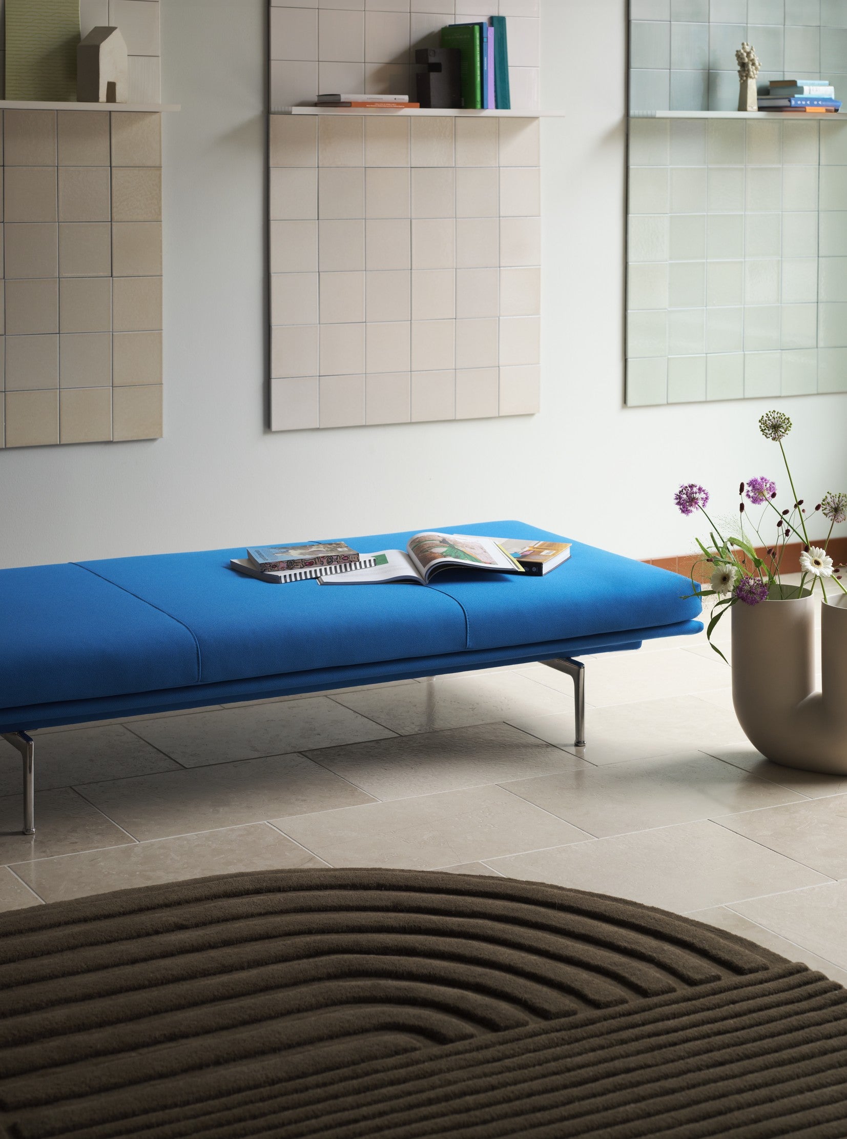 OUTLINE Customizable Bench