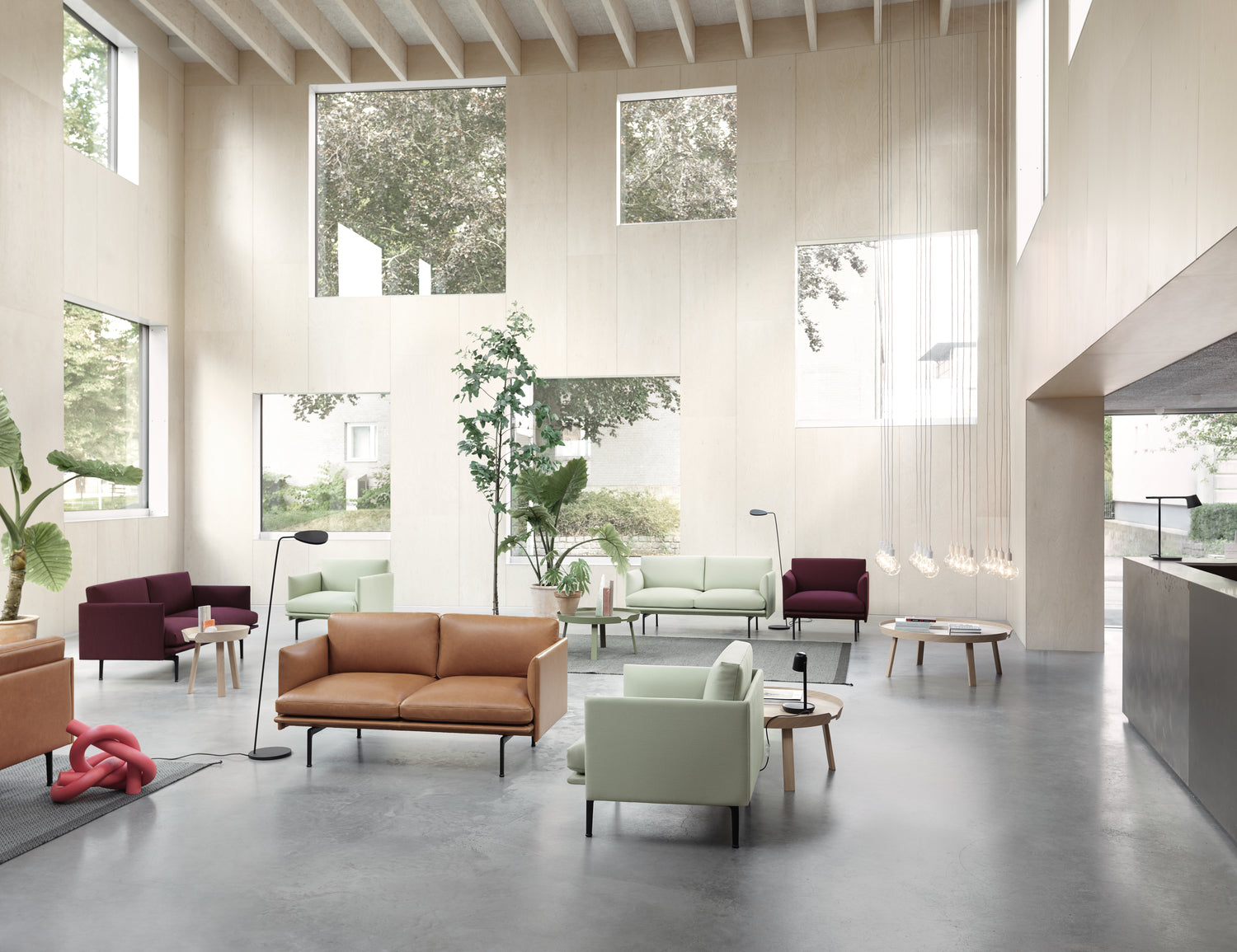 2-Seater Sofa OUTLINE in Cognac Leather with Black Base