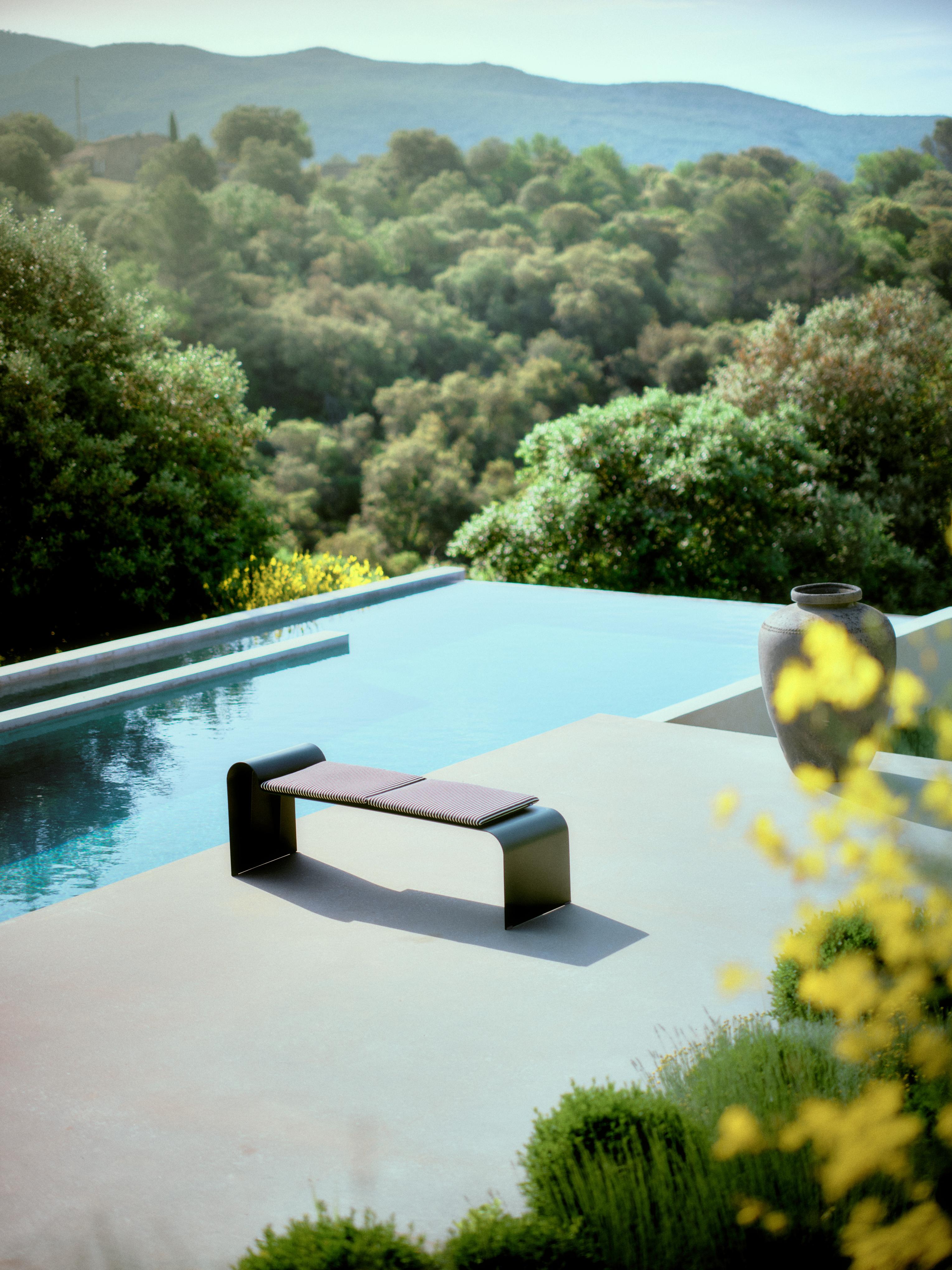 ECLIPSE Bench in Gray