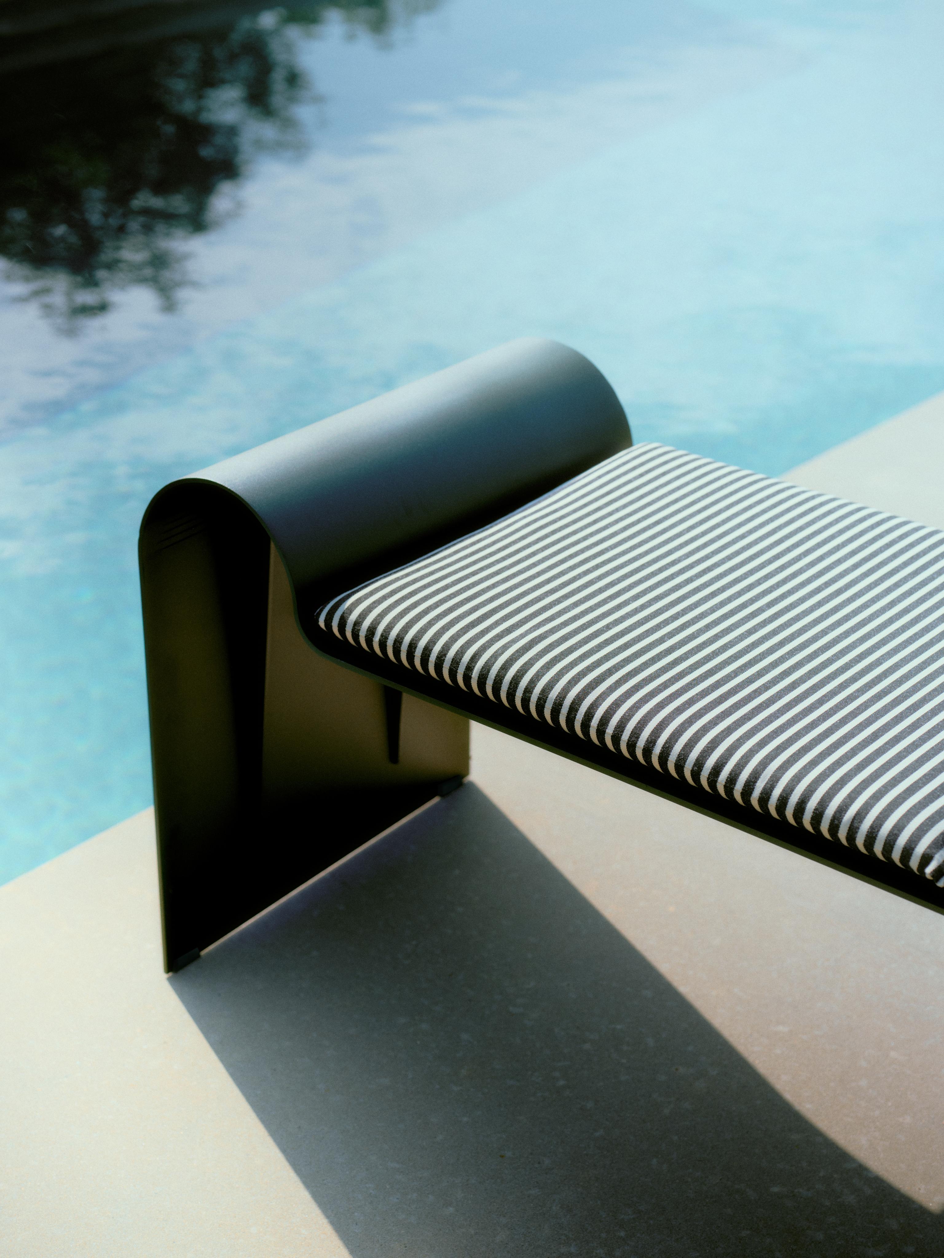 ECLIPSE Bench in Gray