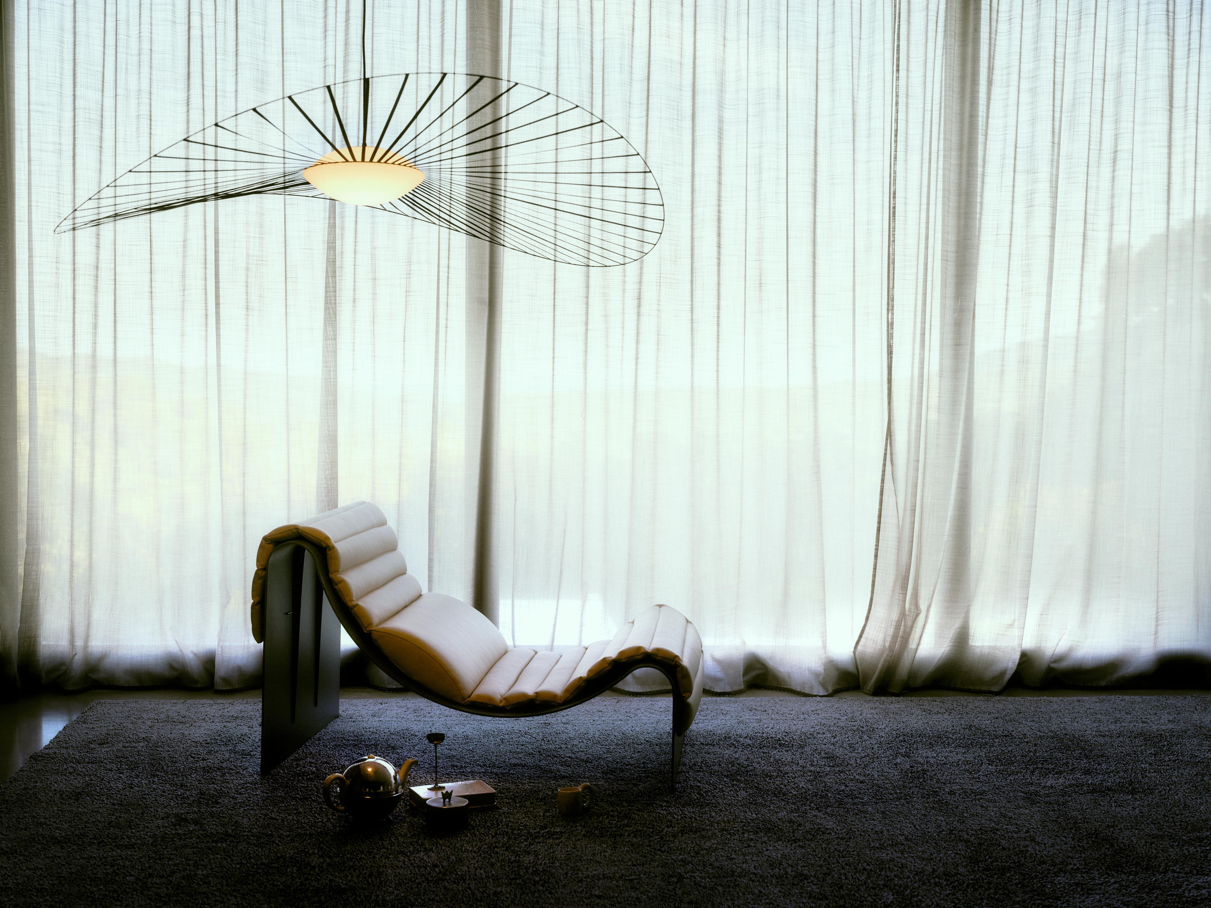 ECLIPSE Gray Lounger with Beige Cushion