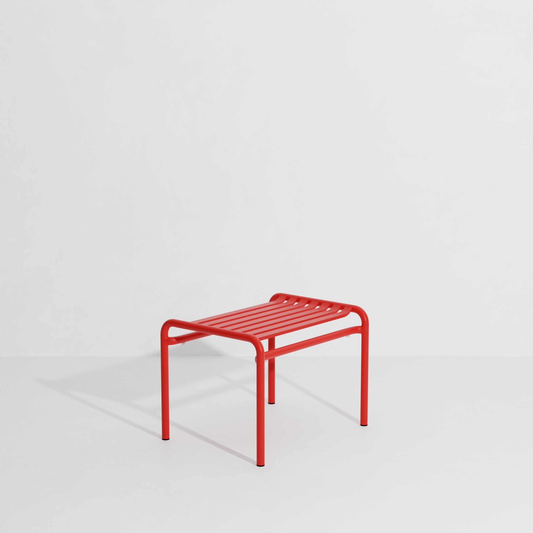 WEEK-END Red Garden Ottoman