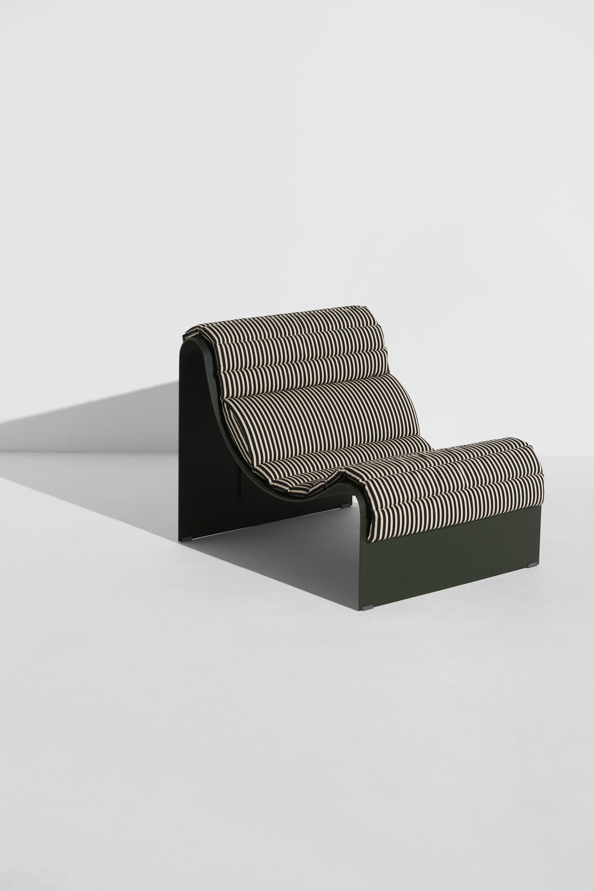 ECLIPSE Armchair in Dark Green with Striped Cushion