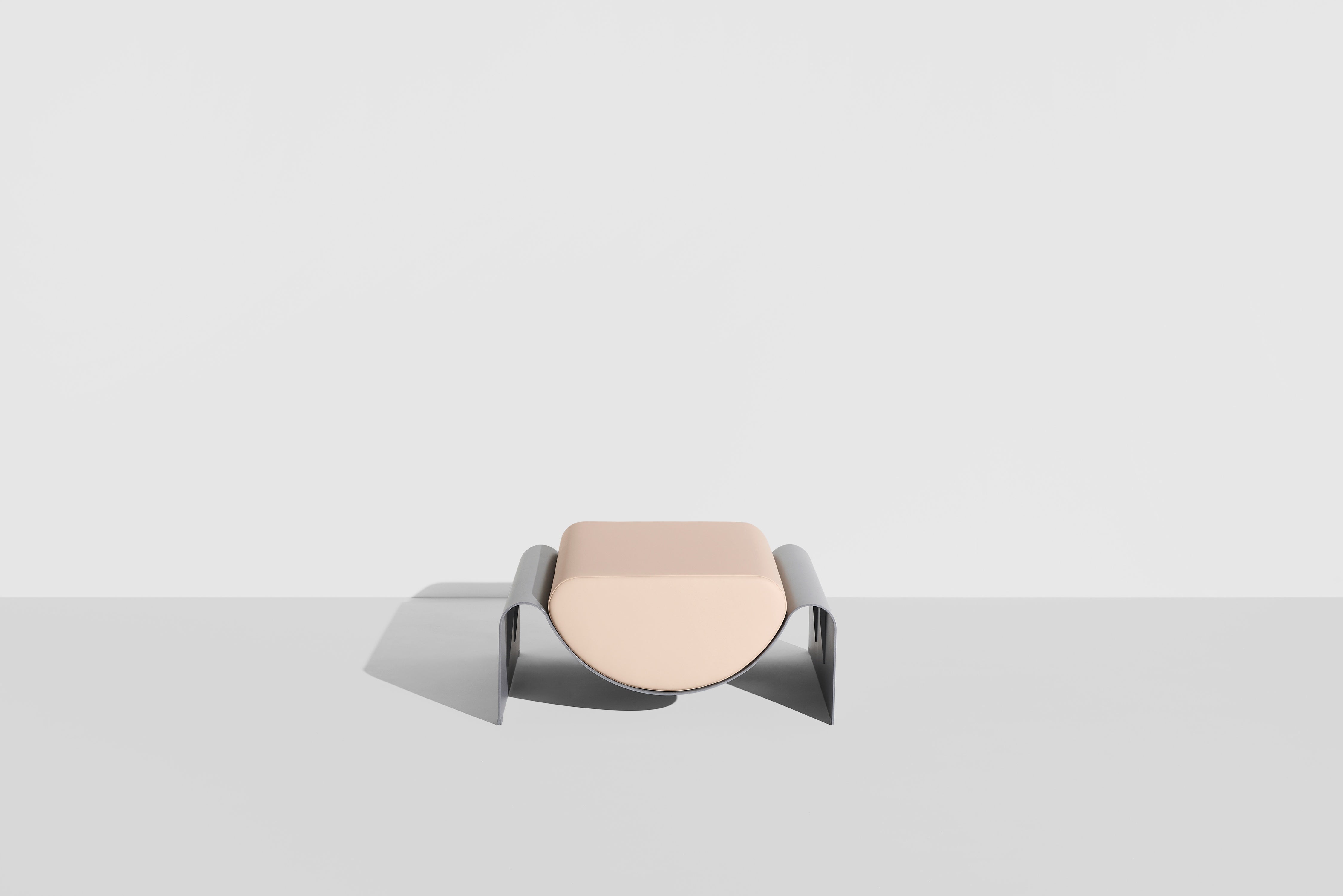 ECLIPSE pouf in gray with a beige cushion