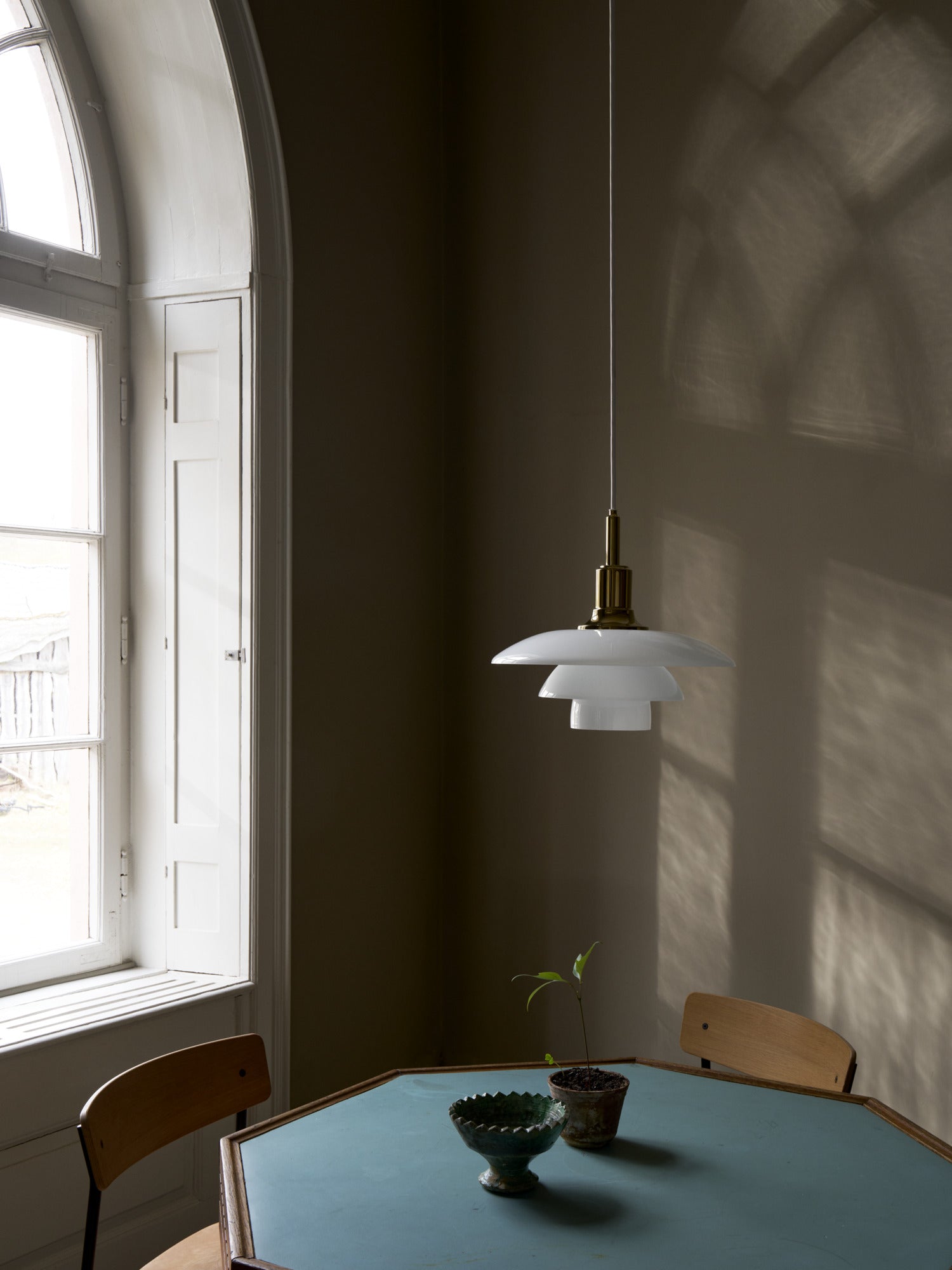 PH 3/2 pendant lamp white with brass finish