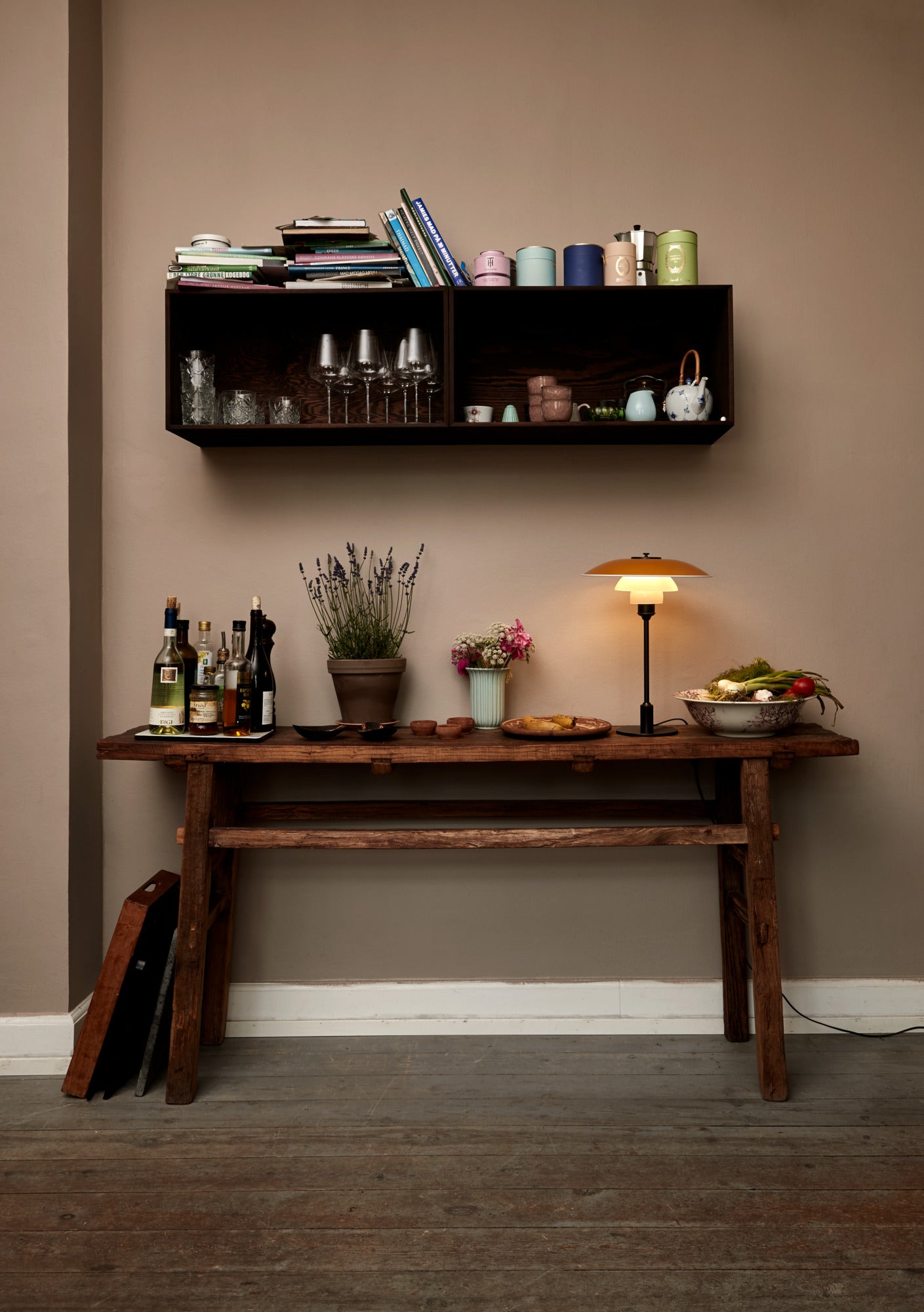 PH 3½-2½ yellow table lamp