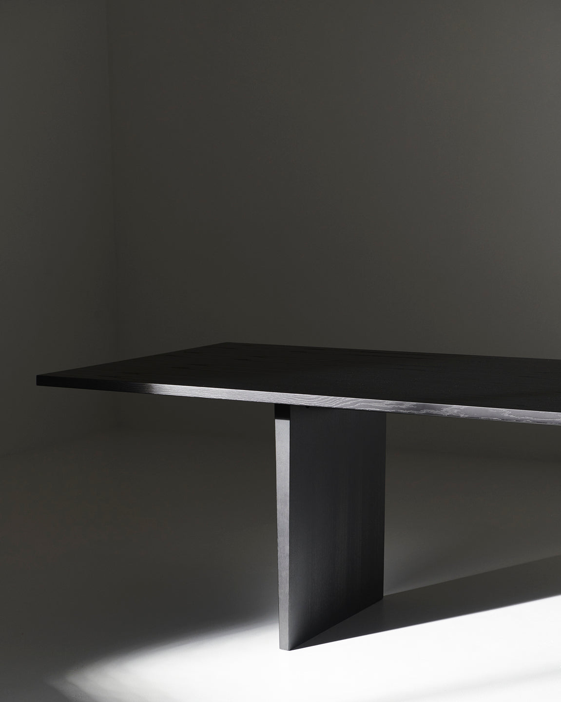 Tisch PRIVATE schwarz Eschenfurnier