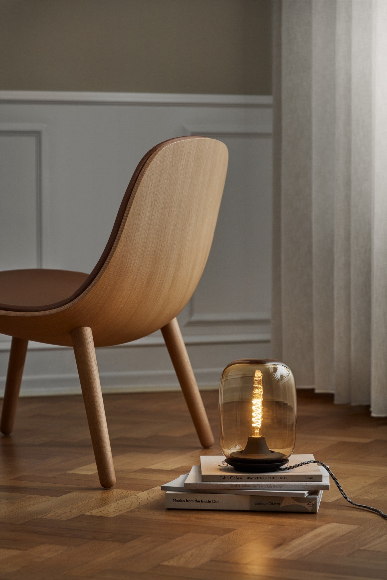 ACORN gold table lamp