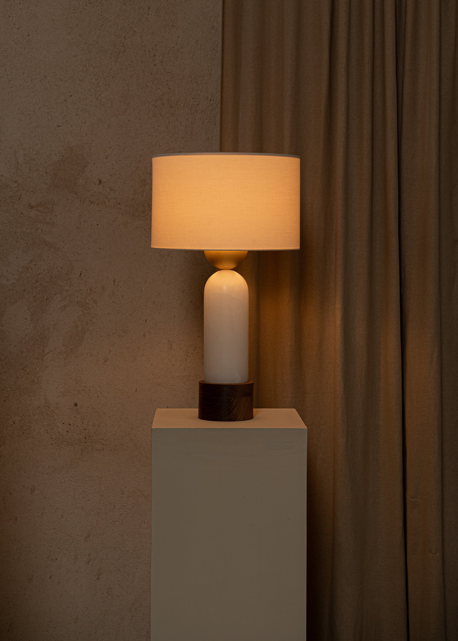 PEONA KELO Table Lamp White Alabaster