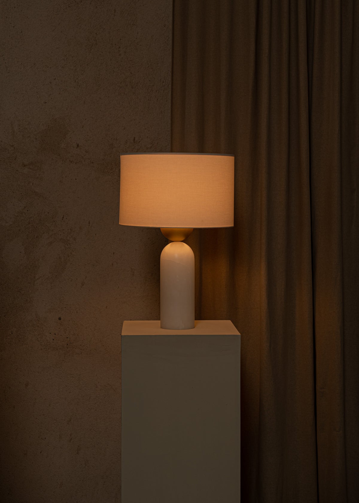 PEONA Table Lamp White Alabaster