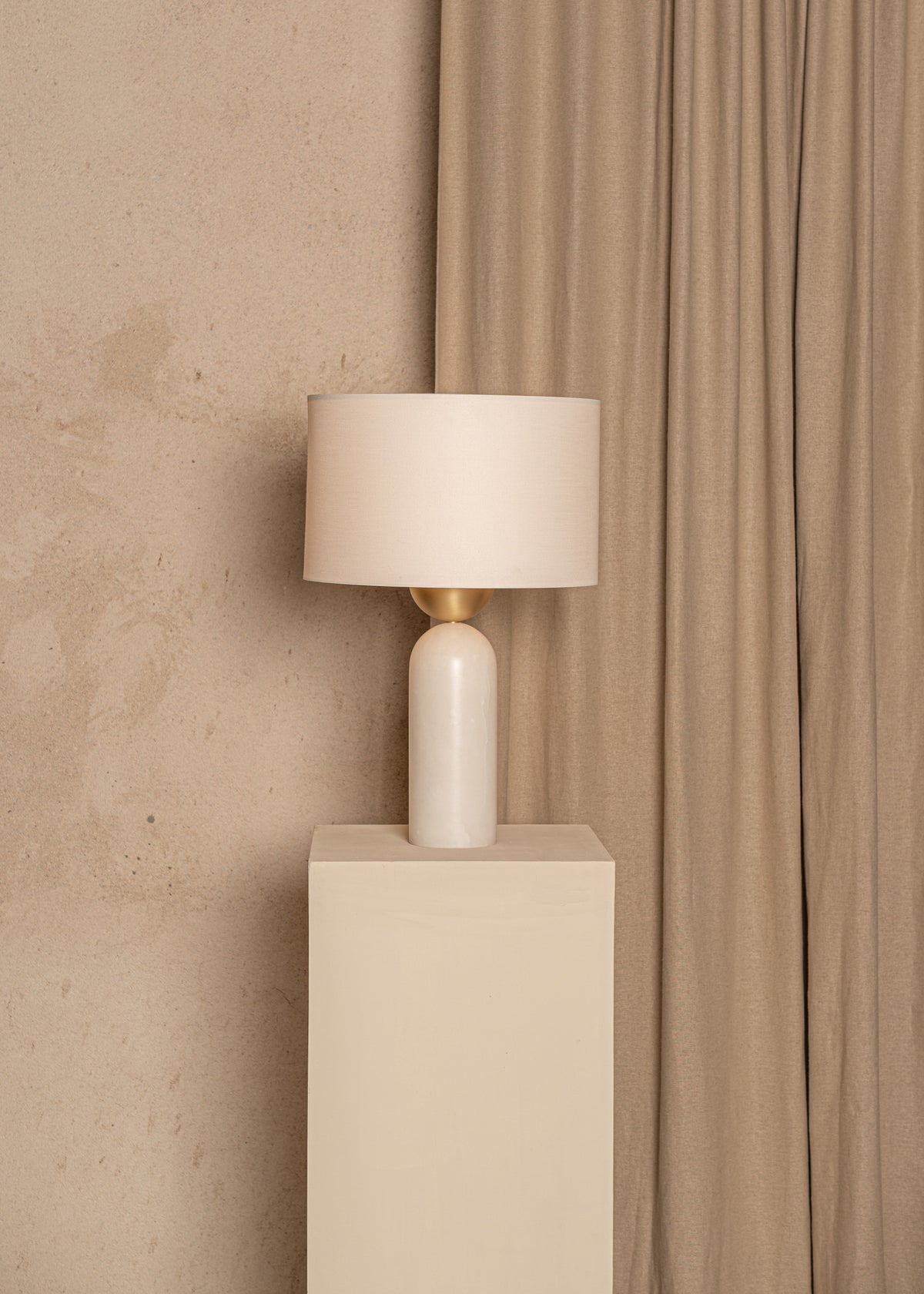 PEONA Table Lamp White Alabaster
