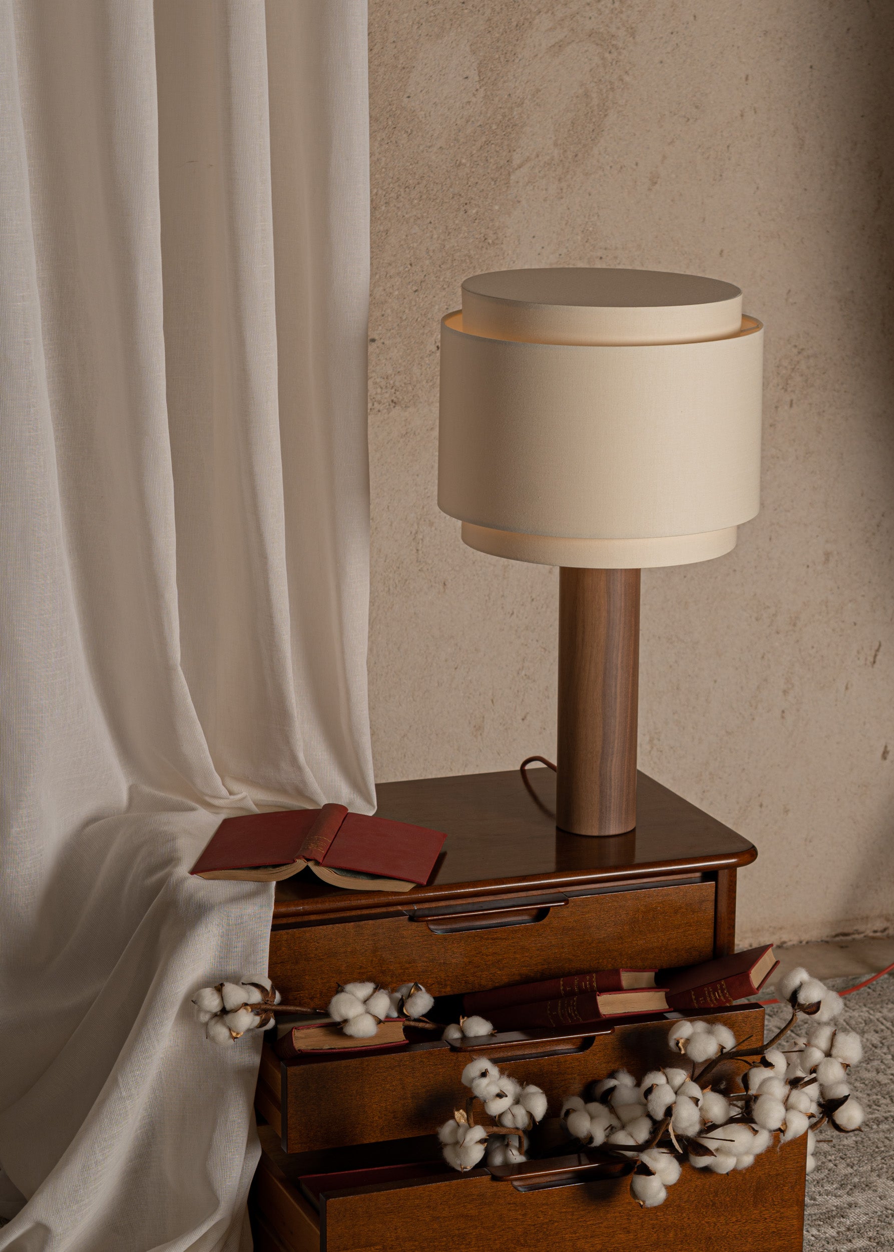 PIPO DUOBLE Walnut Wood Table Lamp