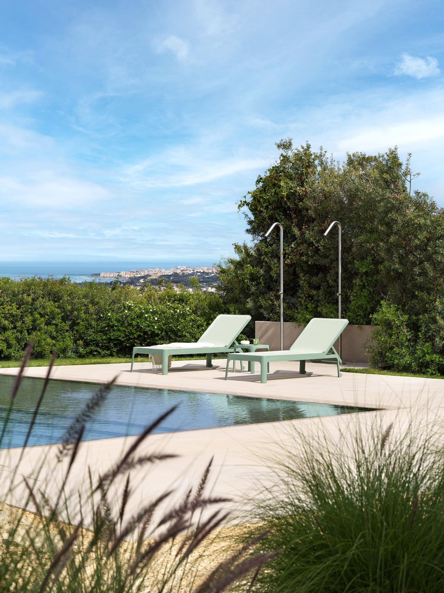 PLANO Beige Outdoor Lounger