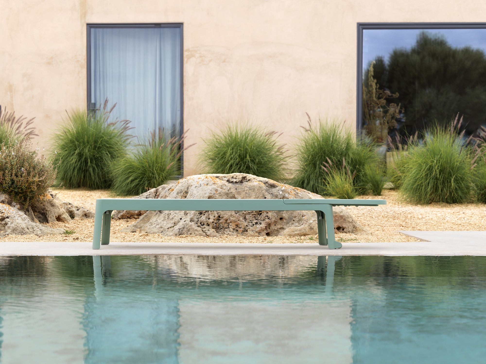 Mint PLANO Outdoor Lounger
