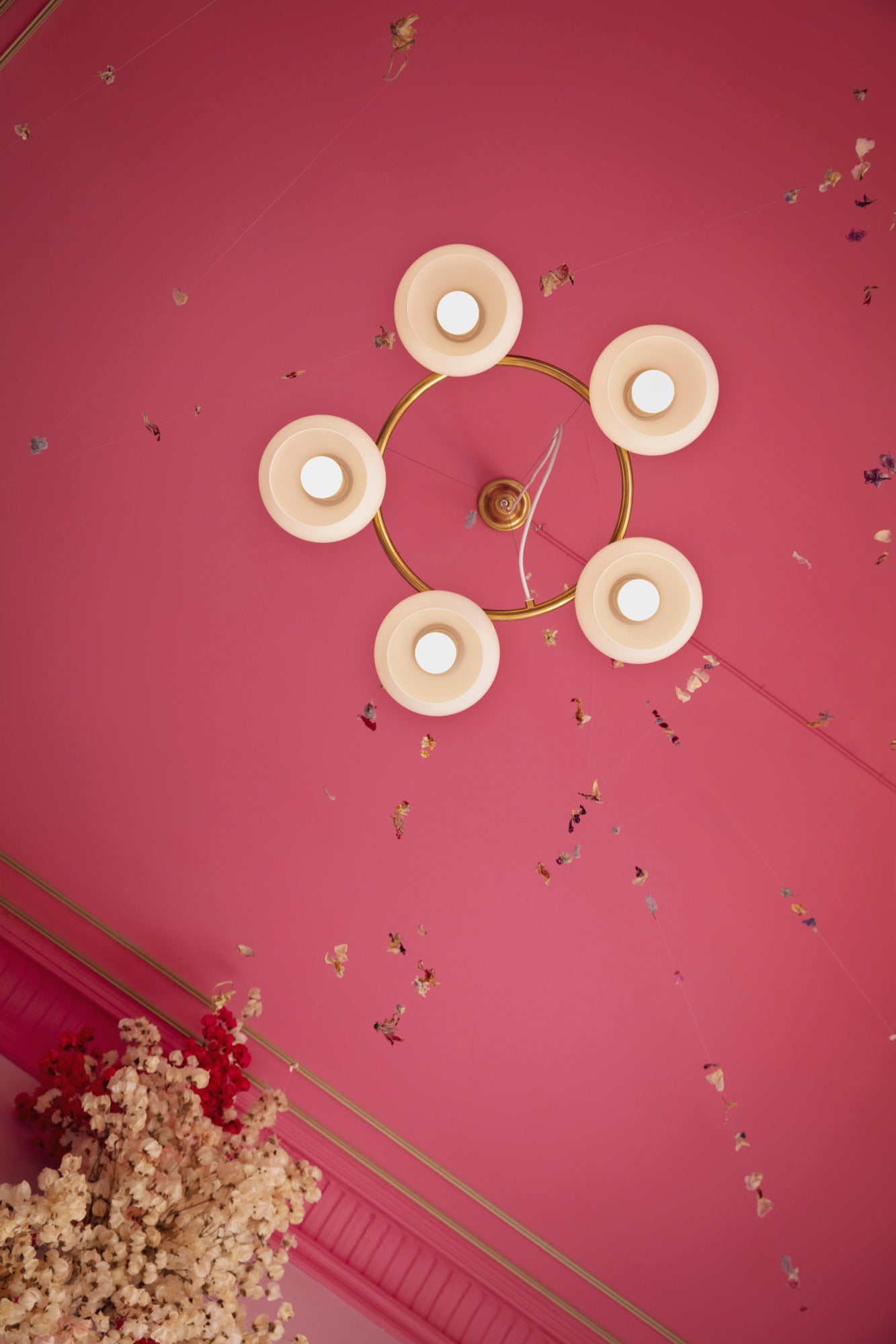 Deckenleuchte VL RING CROWN weiß mit messingfarbener Oberfläche