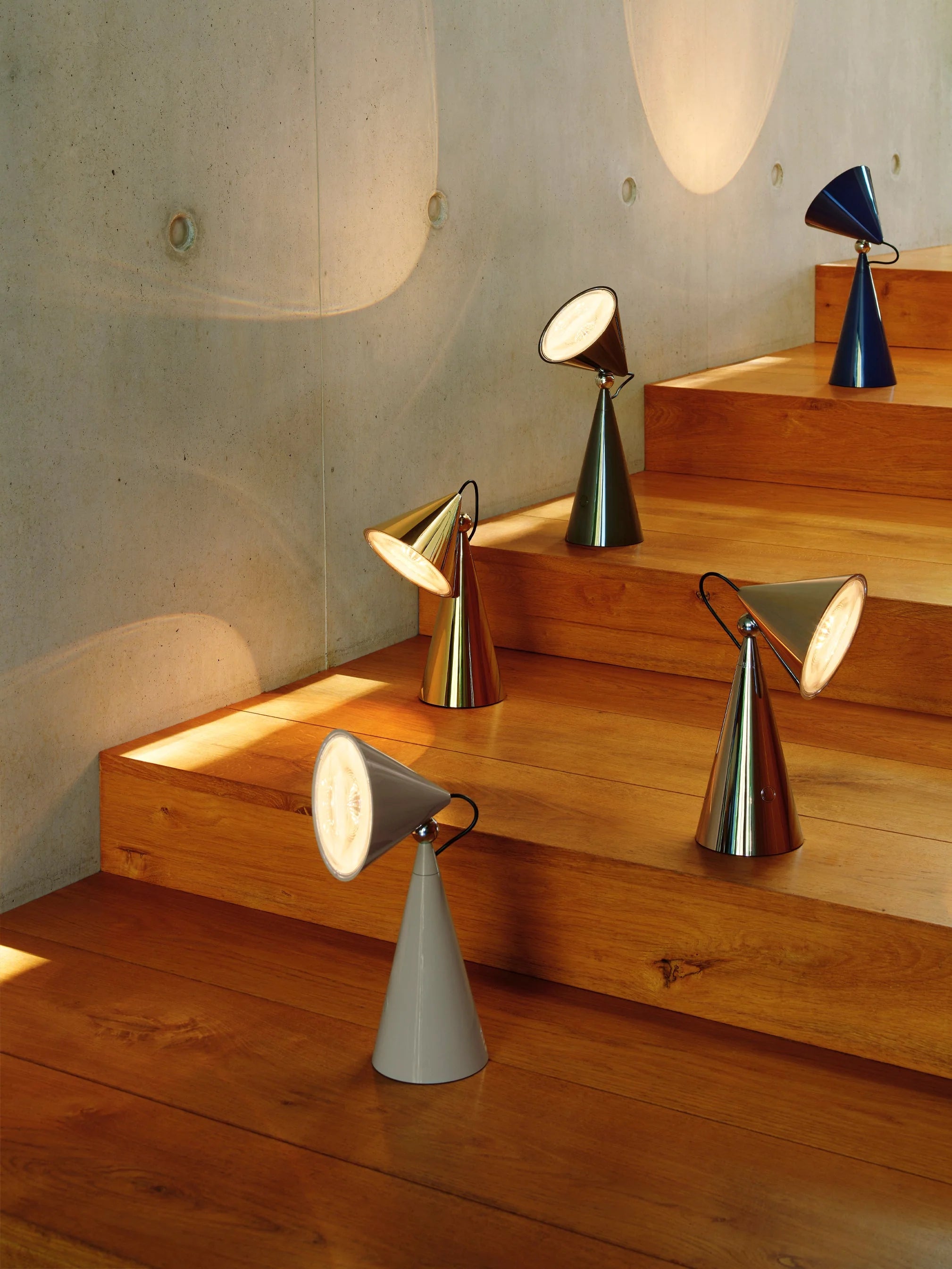 Lampa stołowa przenośna POSE srebrny