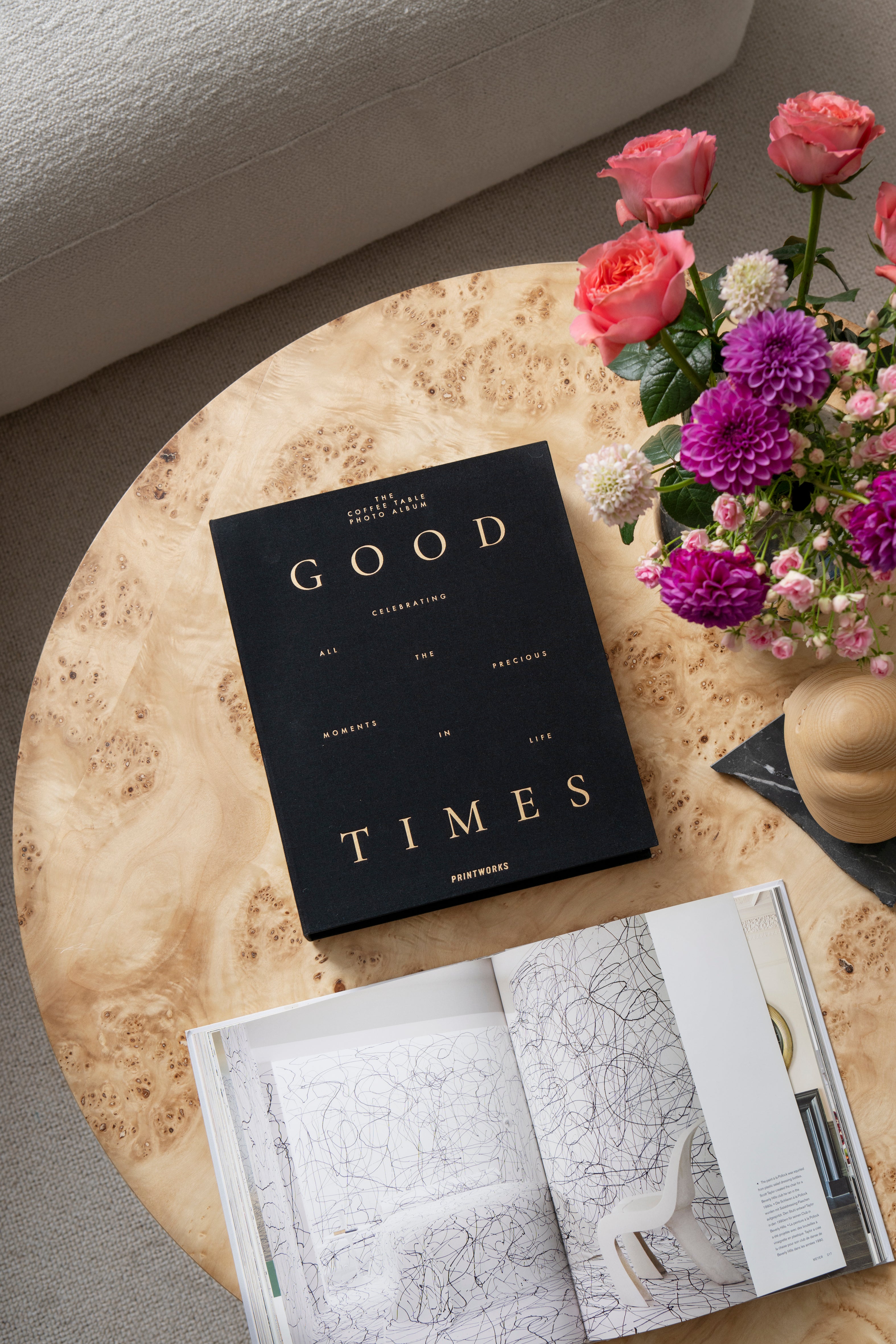 GOOD TIMES black photo album with gold