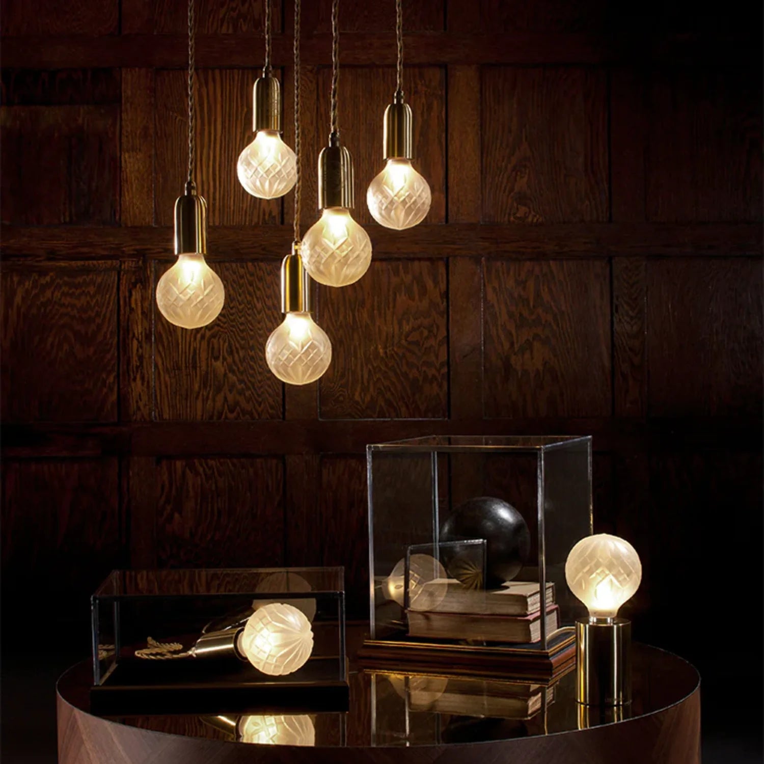 CRYSTAL BULB wall lamp with crystal glass and brass finish