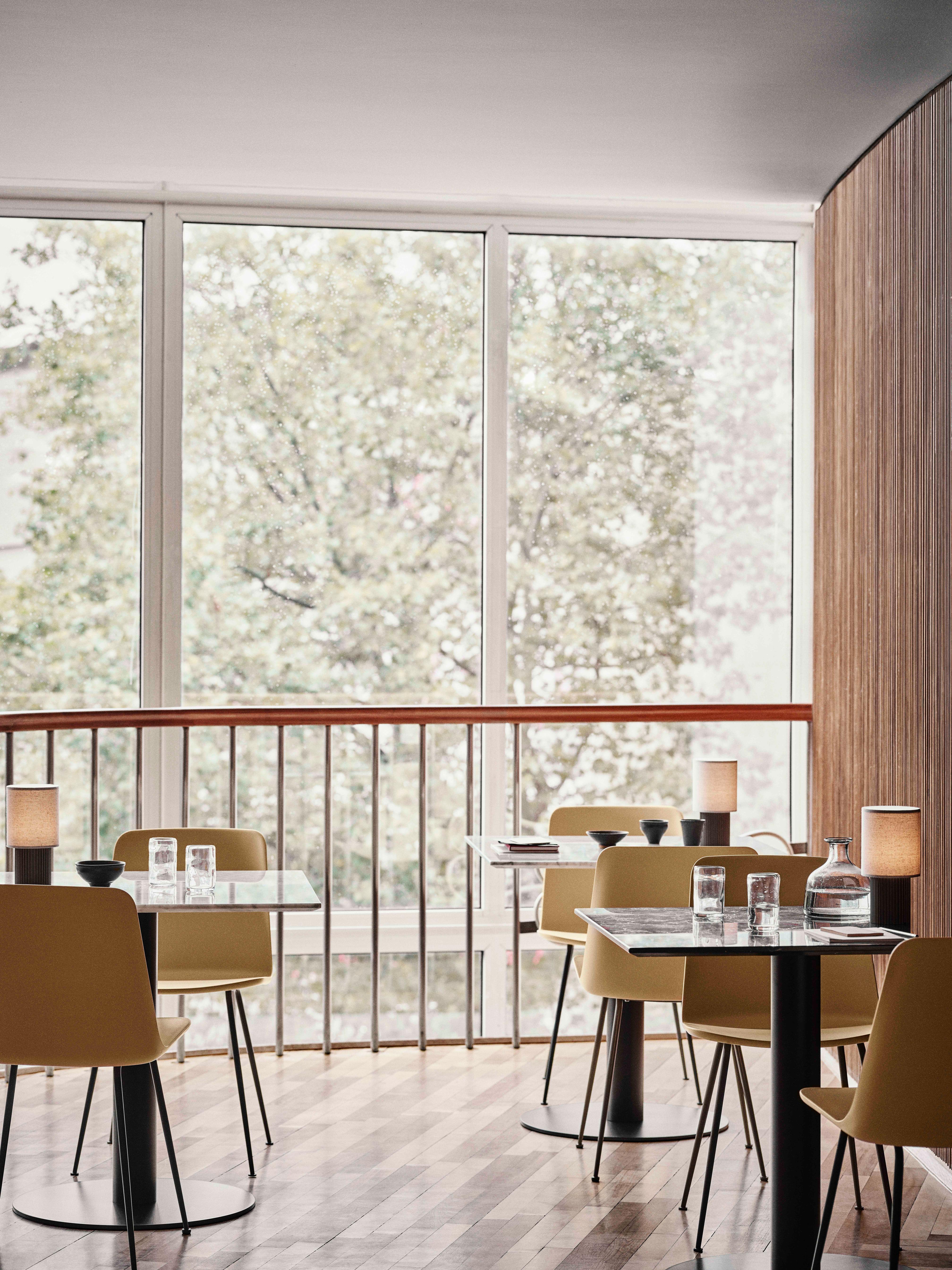 IN BETWEEN SK16 black laminated top café table with black base