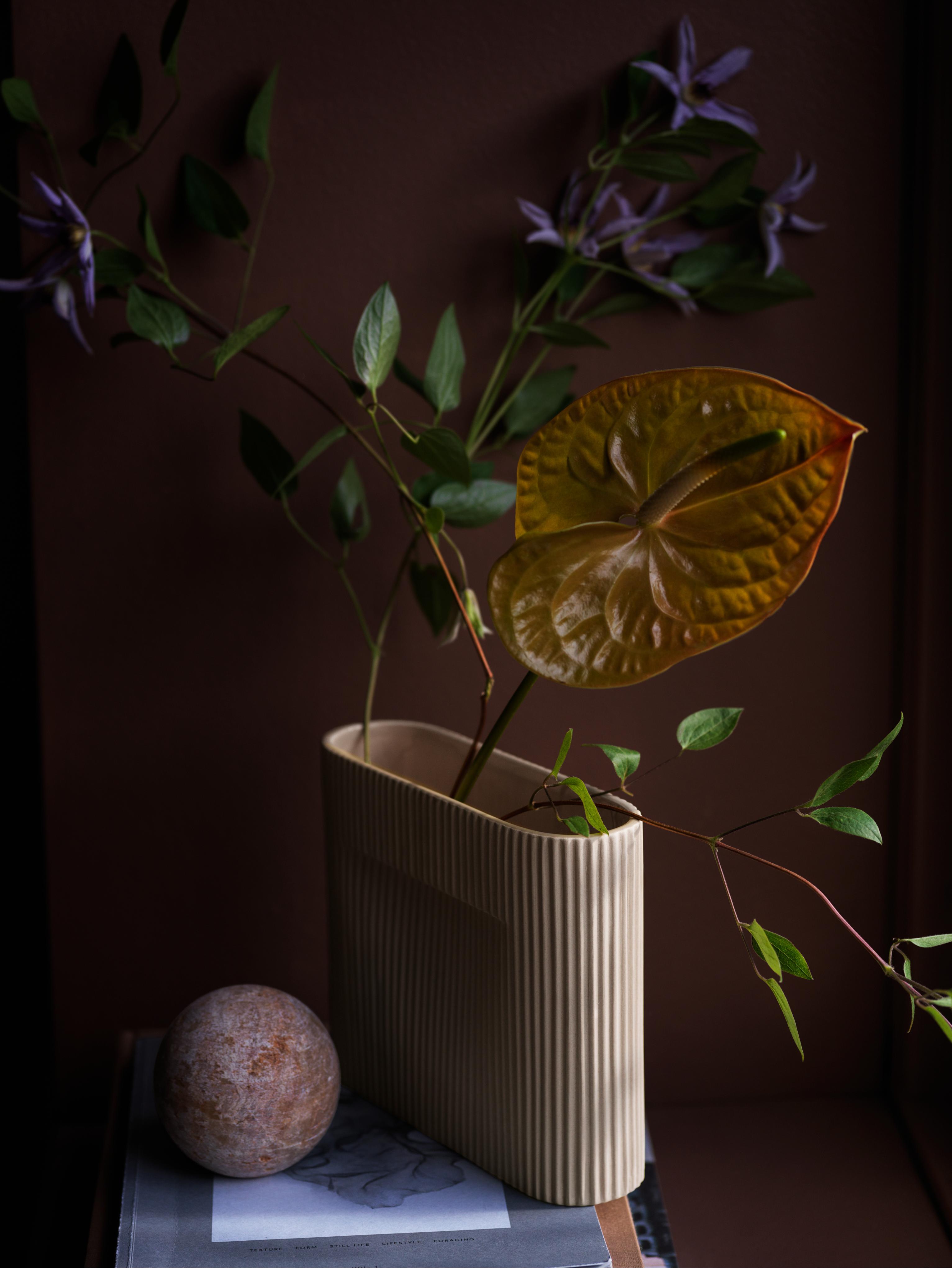 RIDGE beige ceramic vase