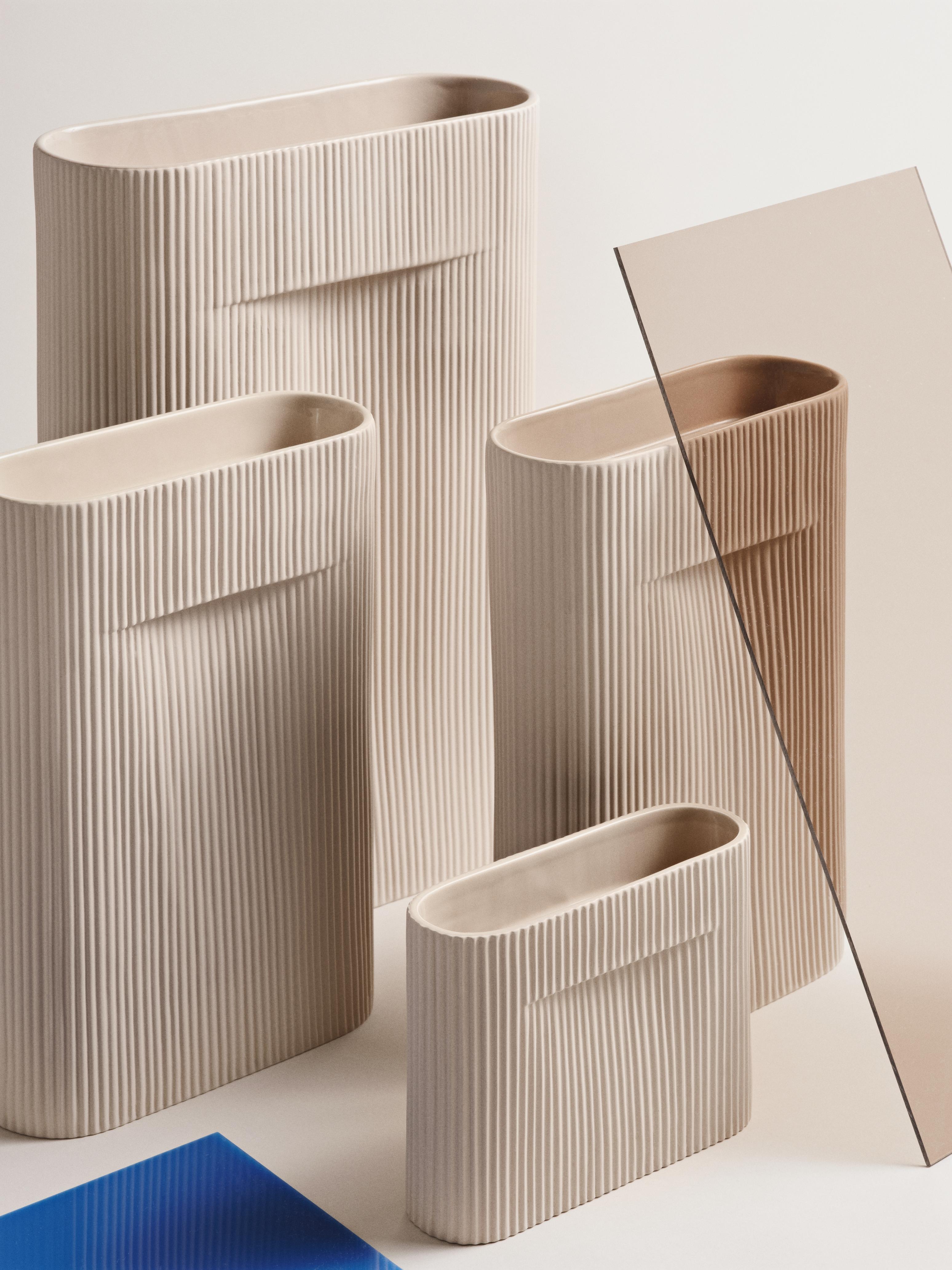 RIDGE beige ceramic vase