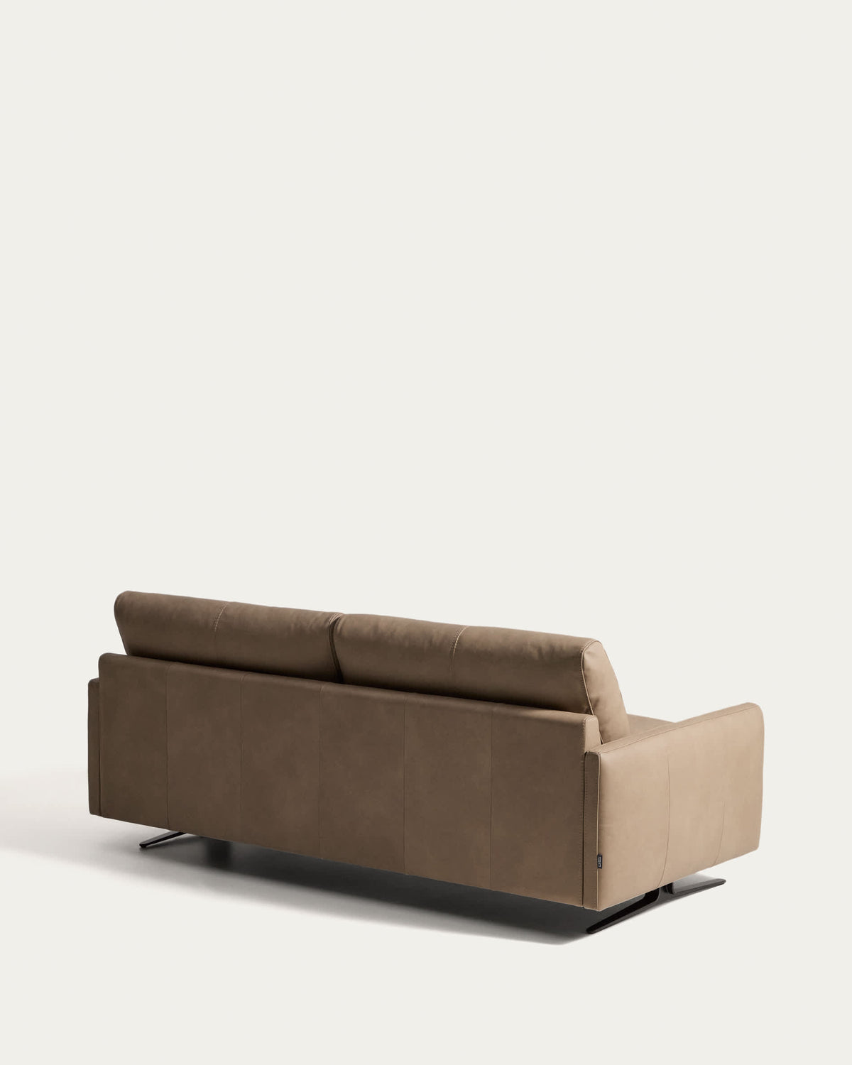Sofa 4-osobowa VELIRO brązowa skóra z czarnymi metalowymi nogami – ujęcie 8