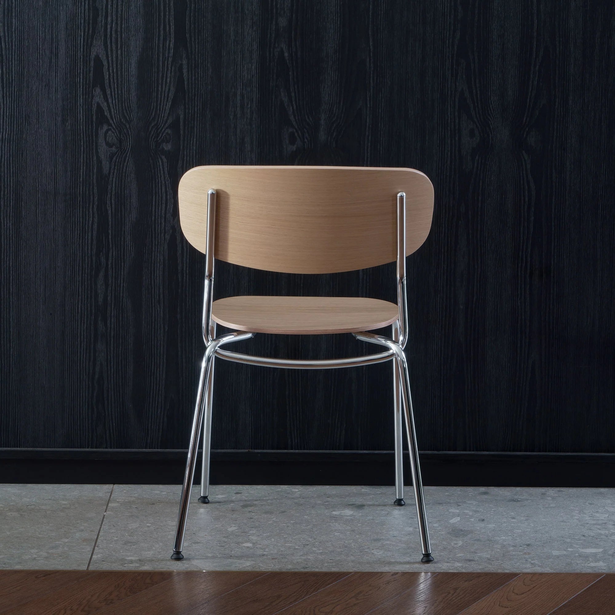 SPLOT Chair in Oak Wood with Chrome Base