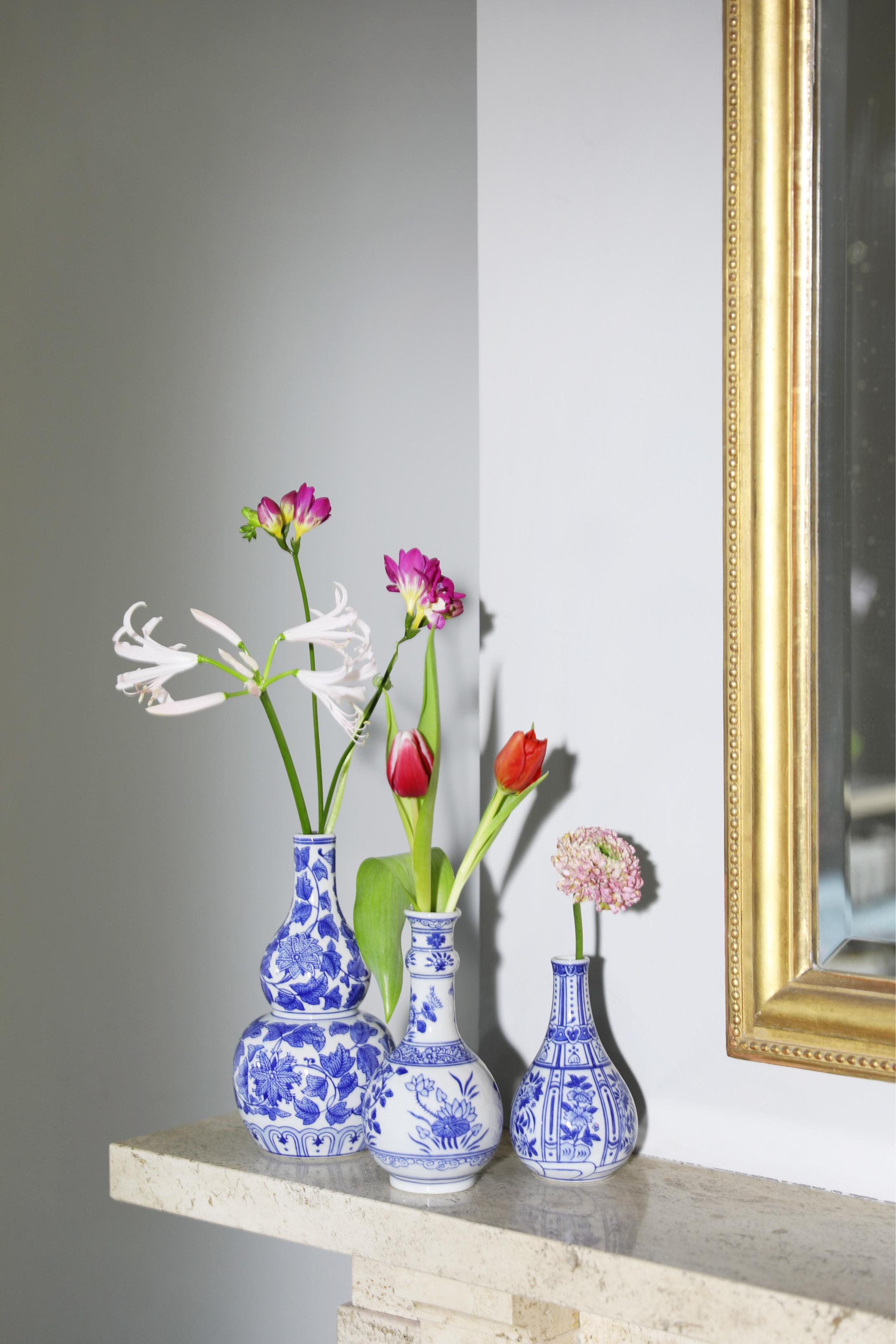 WHITE LOTUS FLOWERS VASE with blue