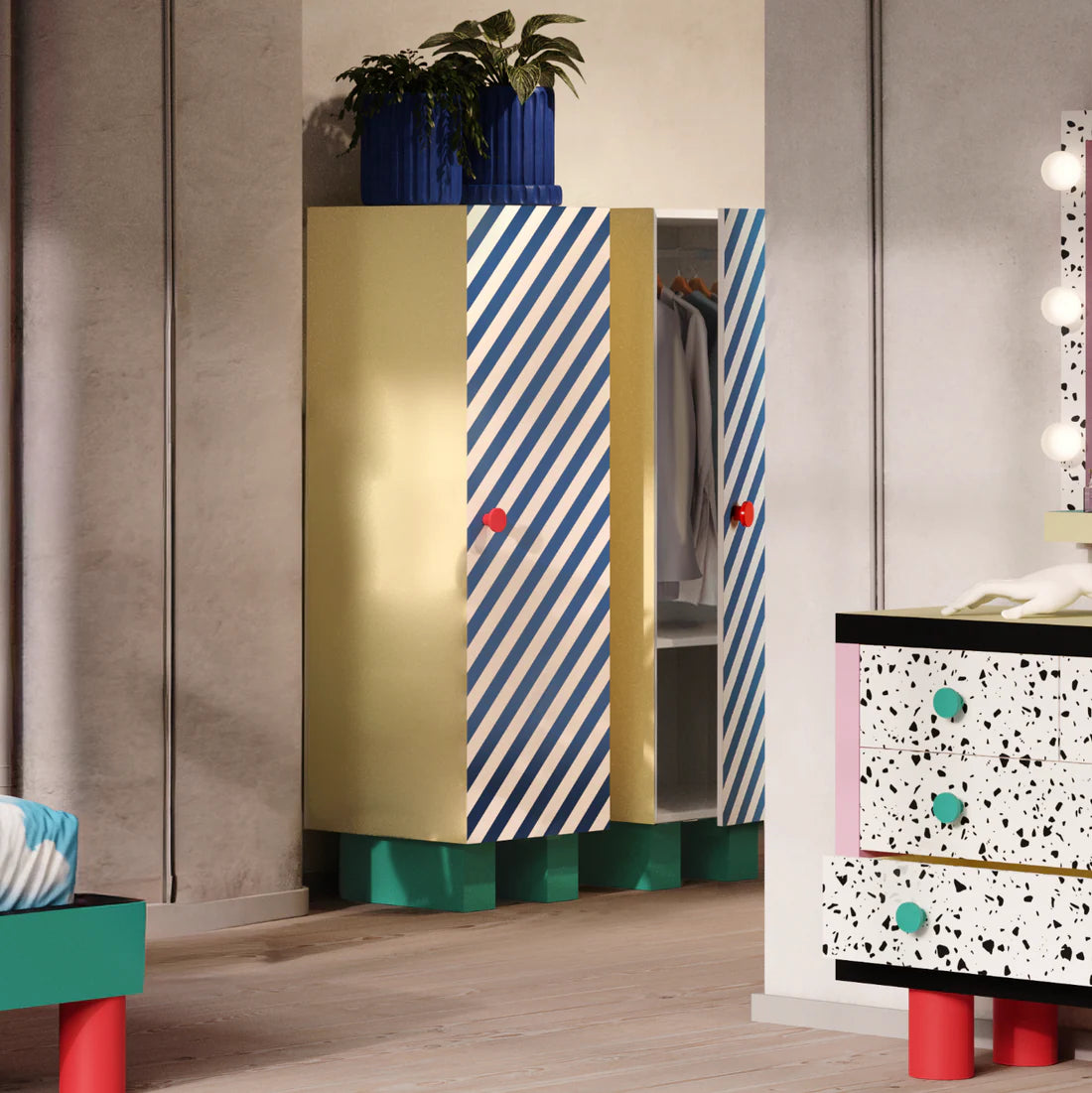 Schrank SUPERCLOSET BLUE STRIPES gelb mit blau und grün